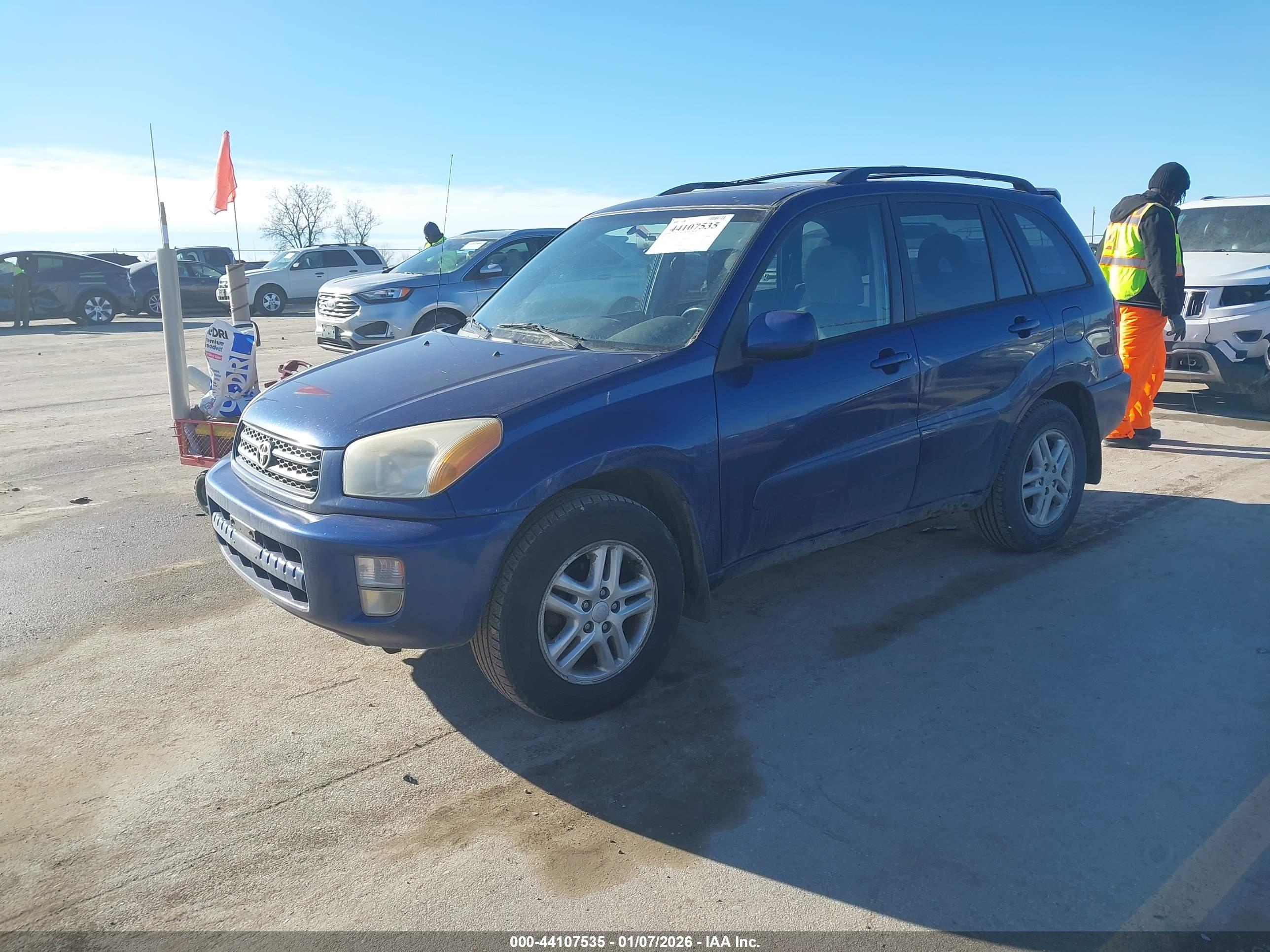 TOYOTA RAV4 image 2