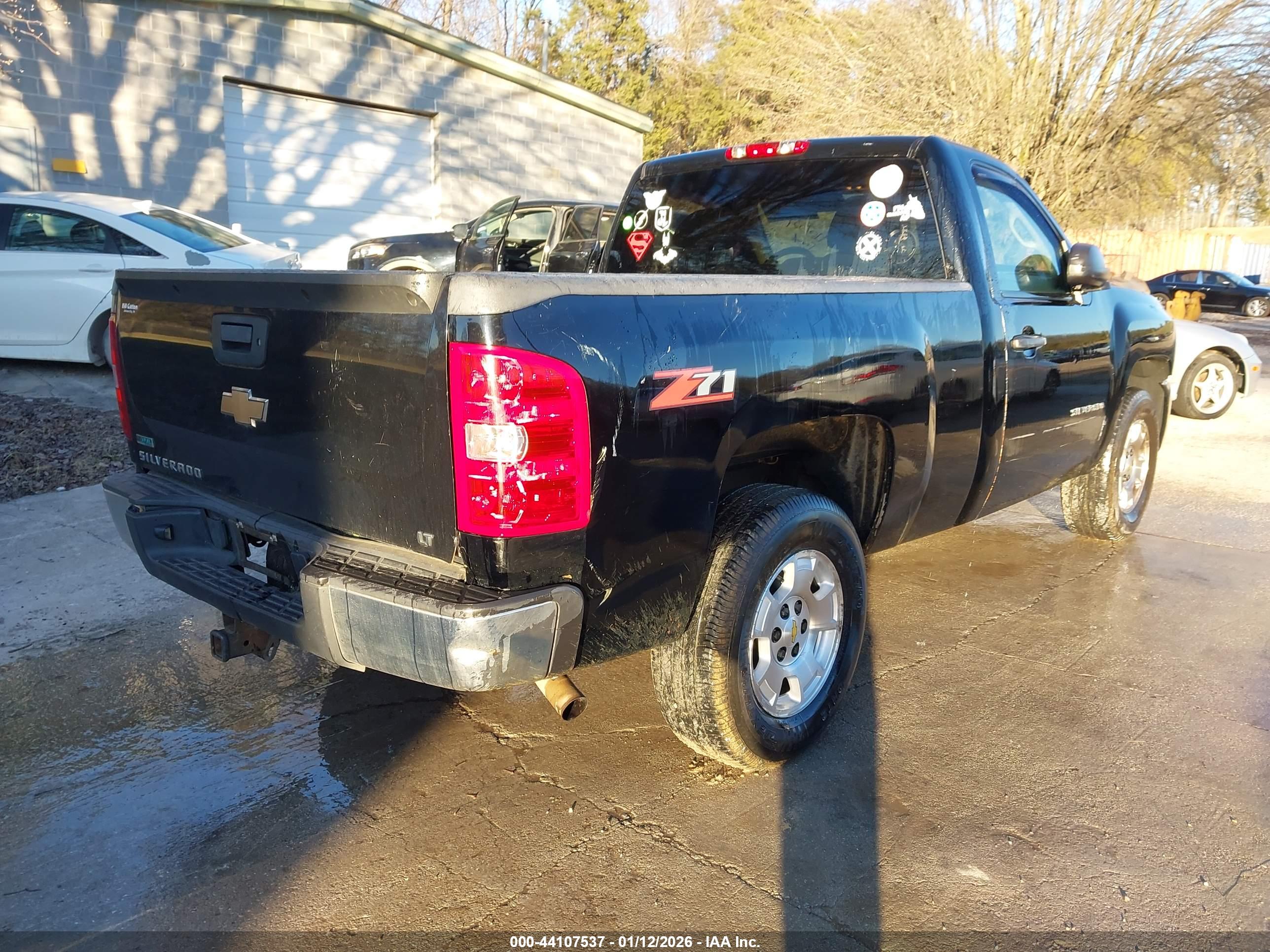 CHEVROLET SILVERADO image 4