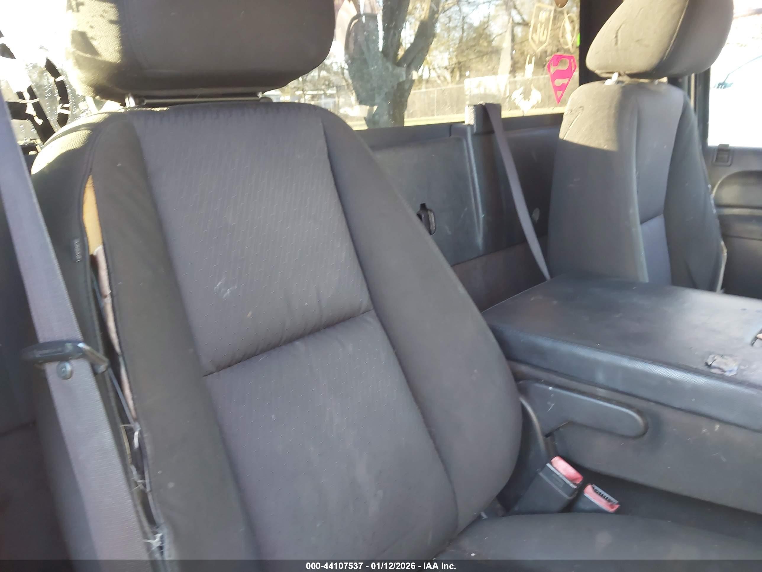 CHEVROLET SILVERADO image 8