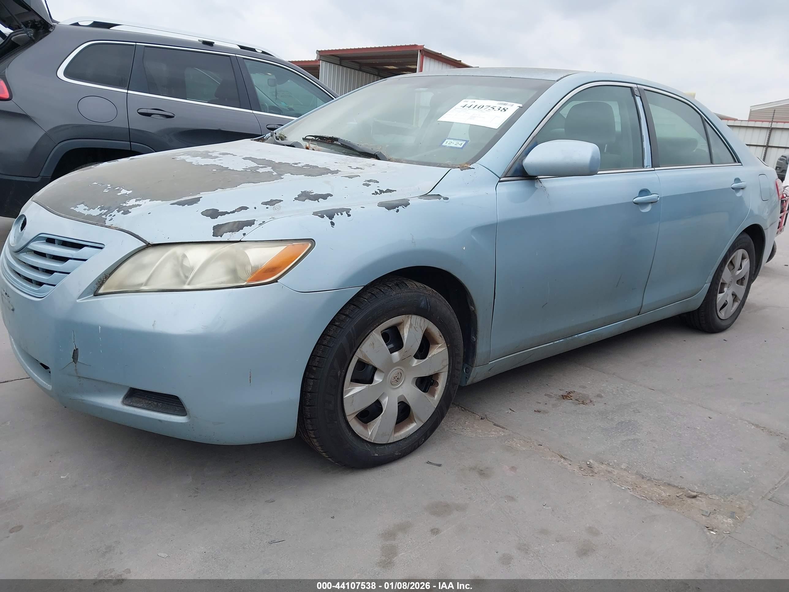 TOYOTA CAMRY image 2