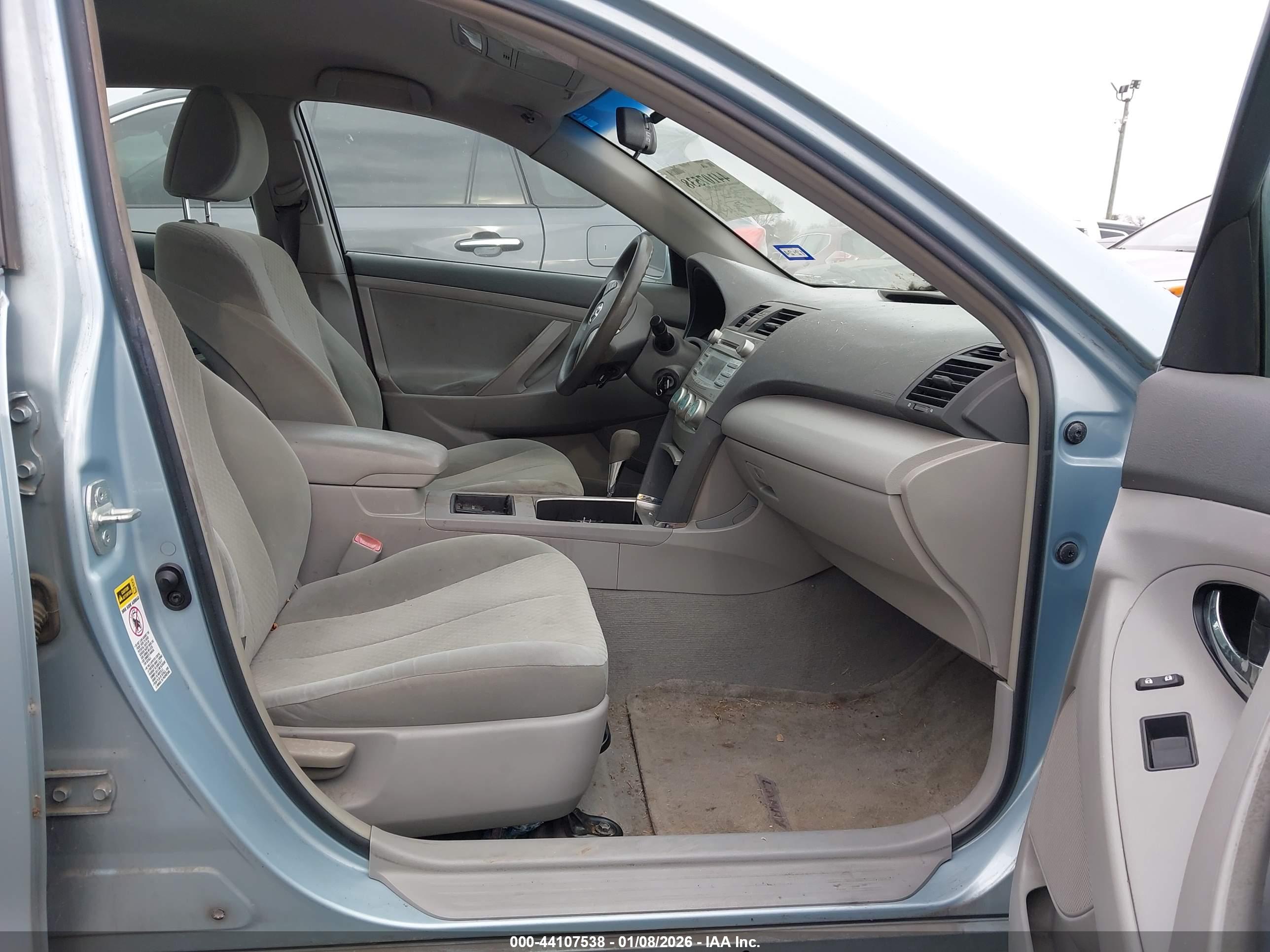 TOYOTA CAMRY image 5