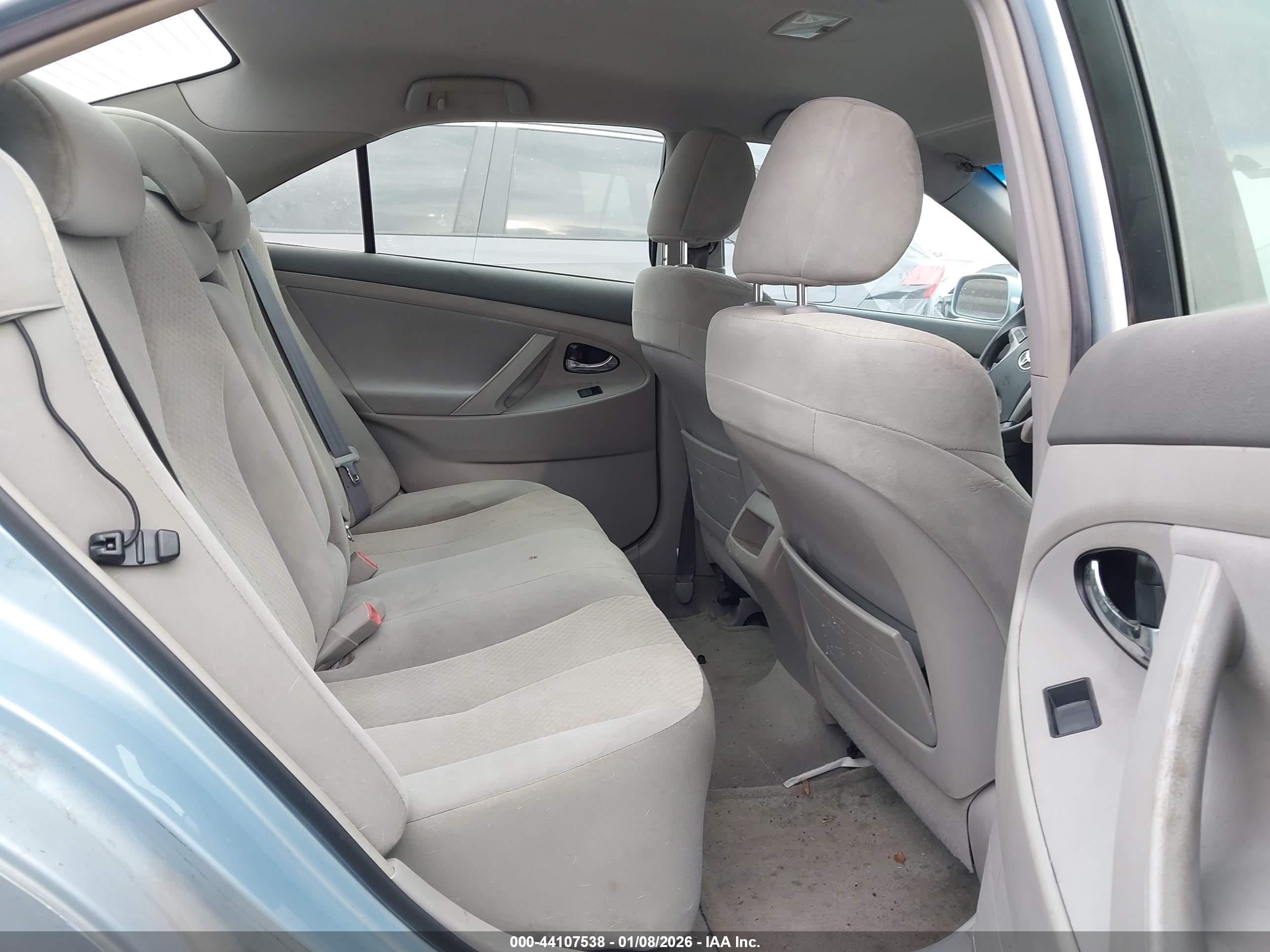 TOYOTA CAMRY image 8