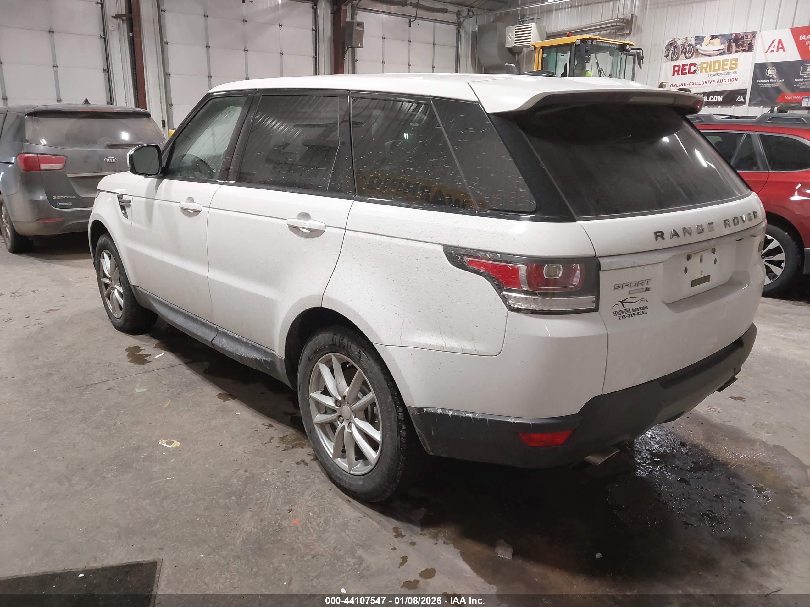LAND ROVER image 3