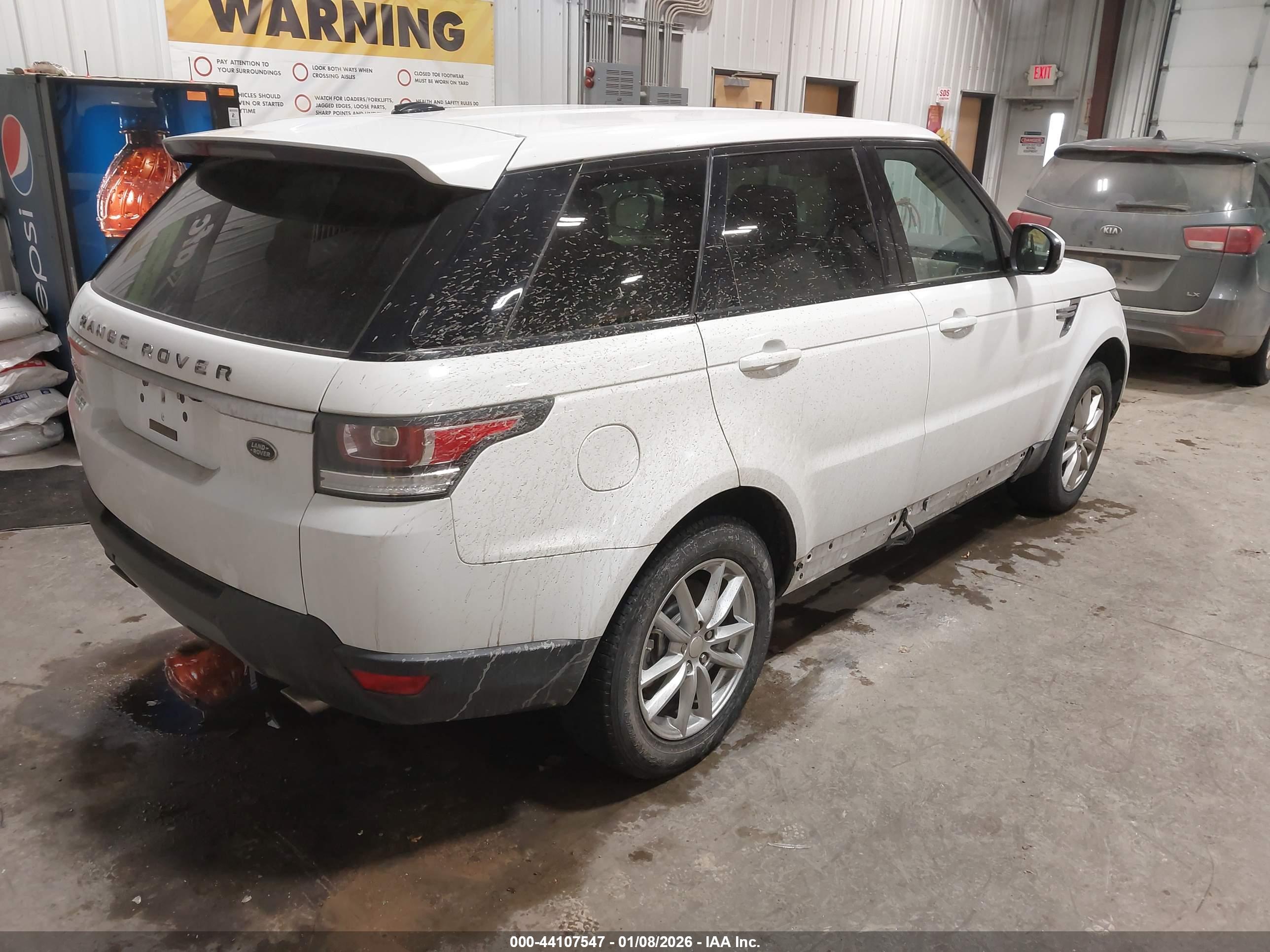 LAND ROVER image 4