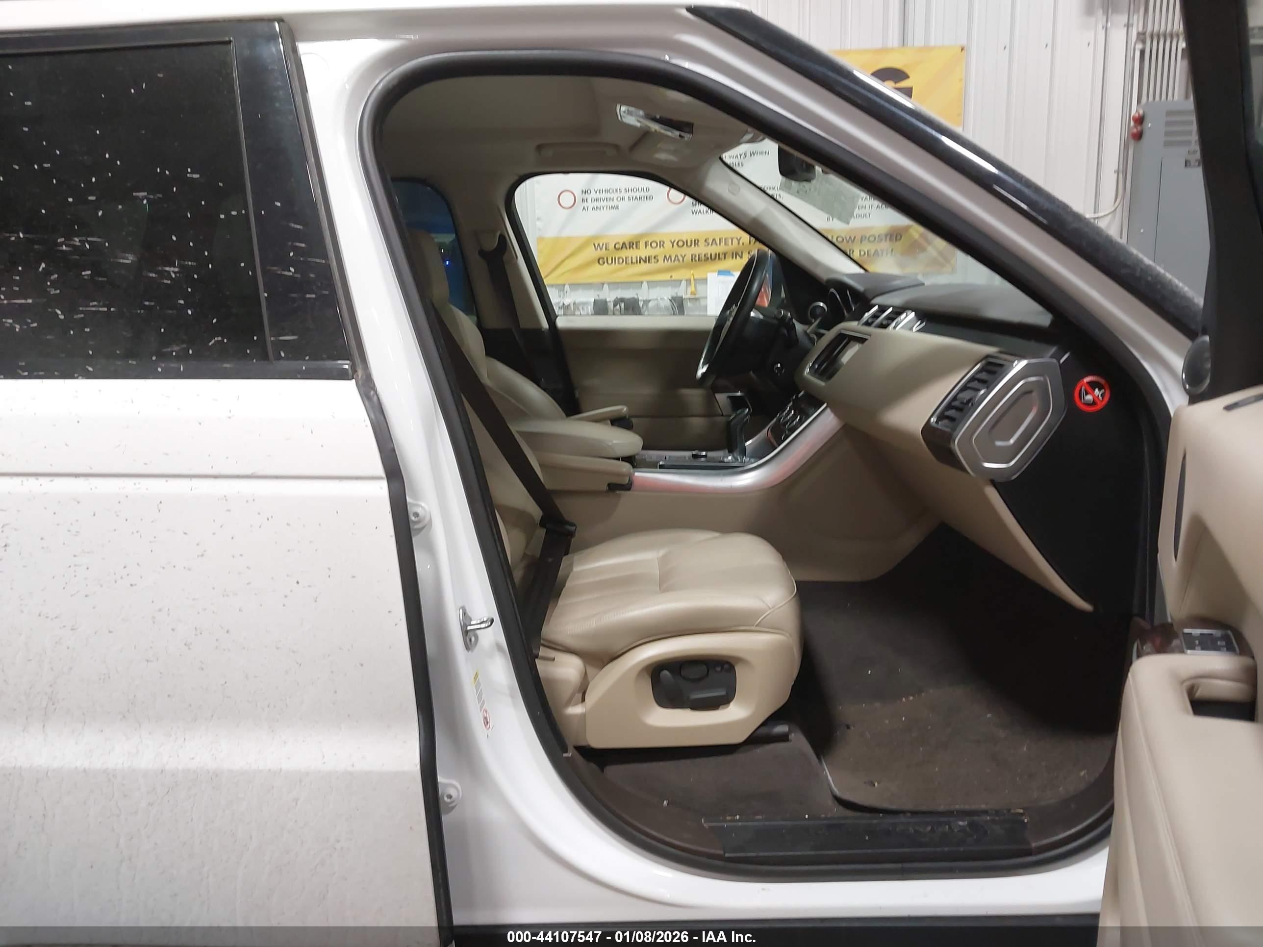 LAND ROVER image 5