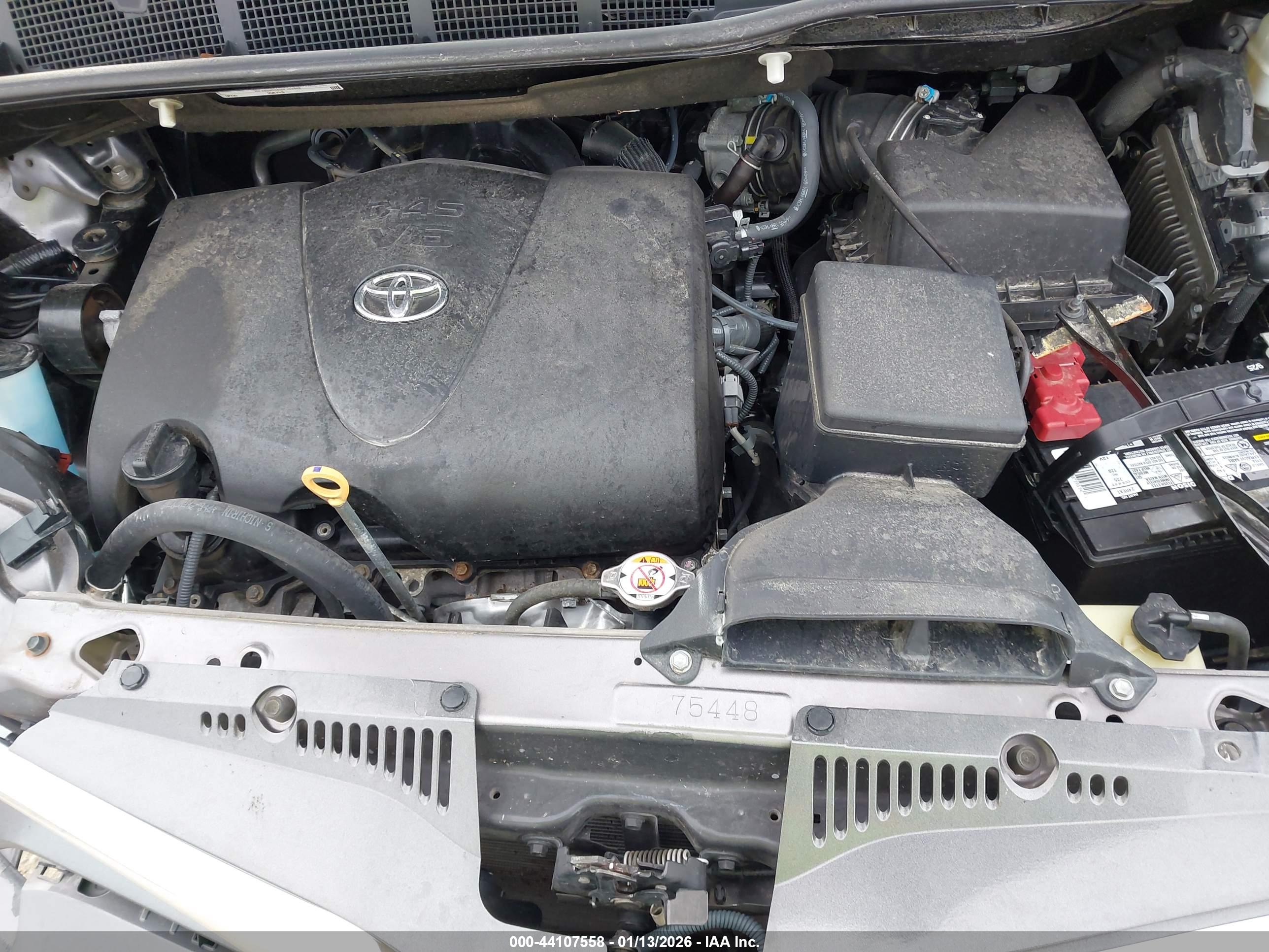 TOYOTA SIENNA image 10