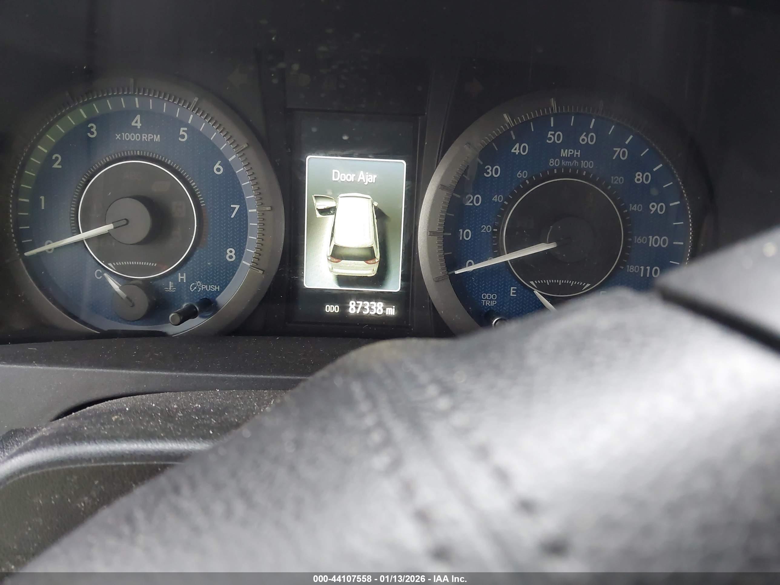 TOYOTA SIENNA image 7