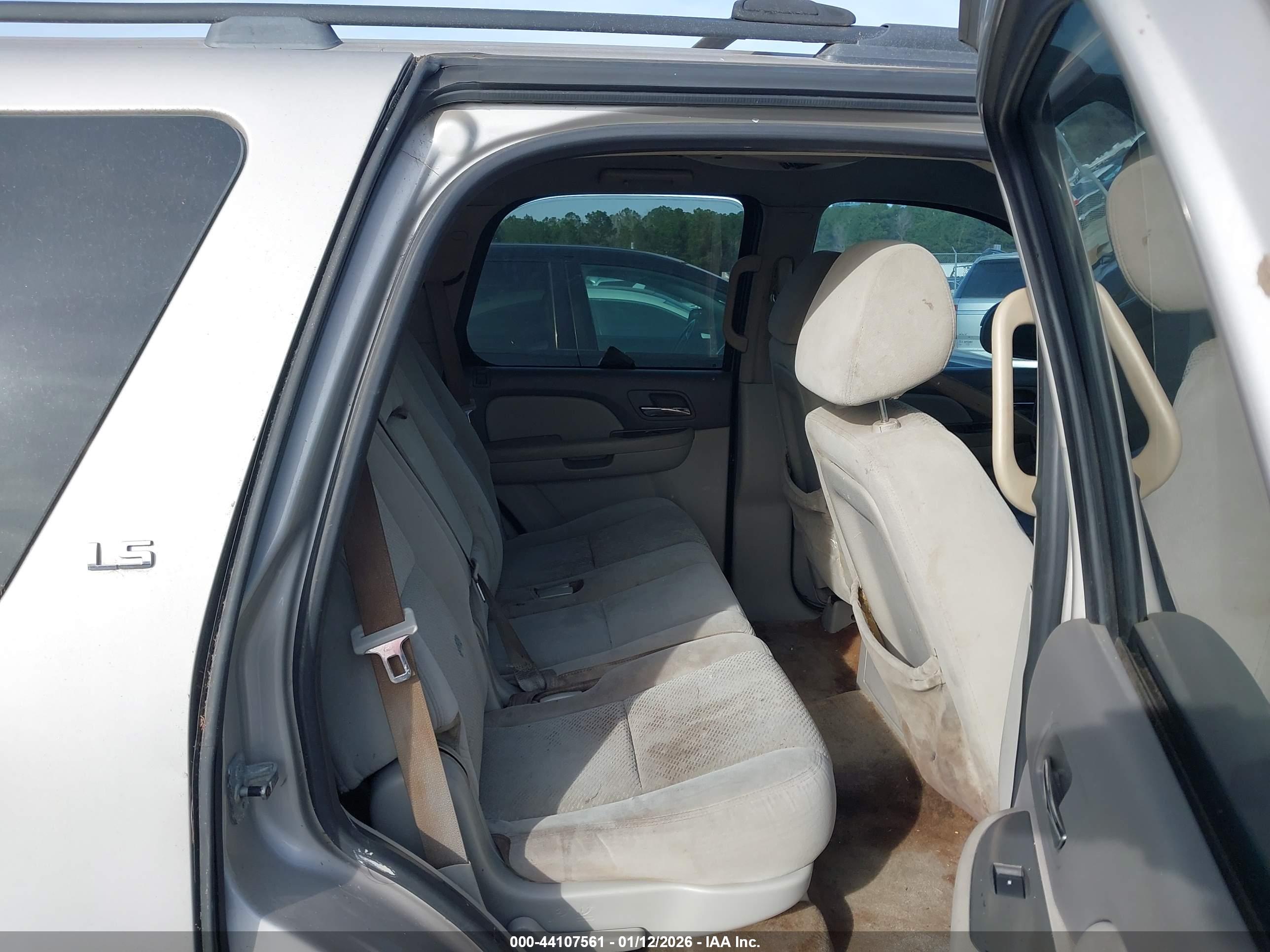 CHEVROLET TAHOE image 8