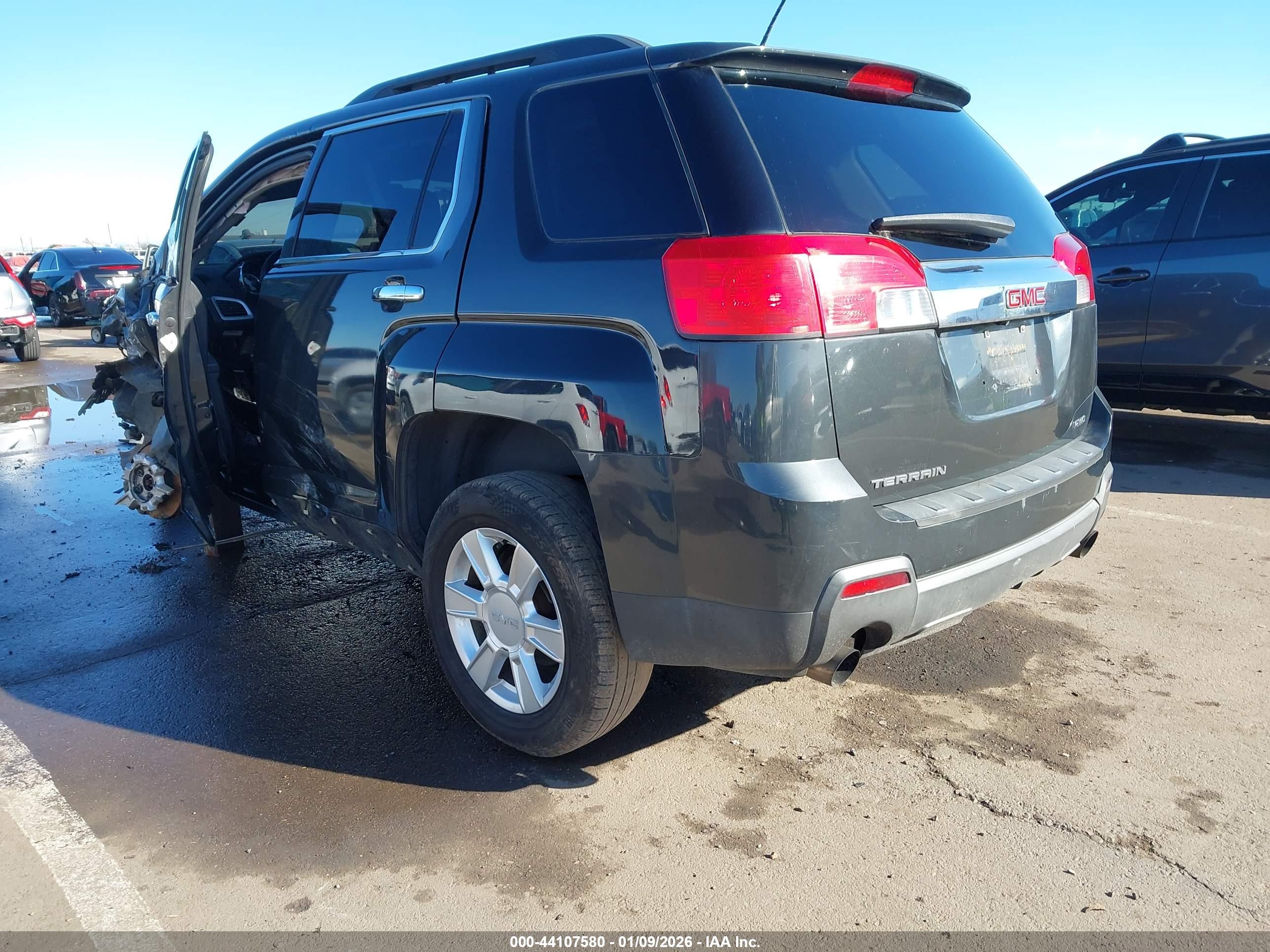 GMC TERRAIN image 3