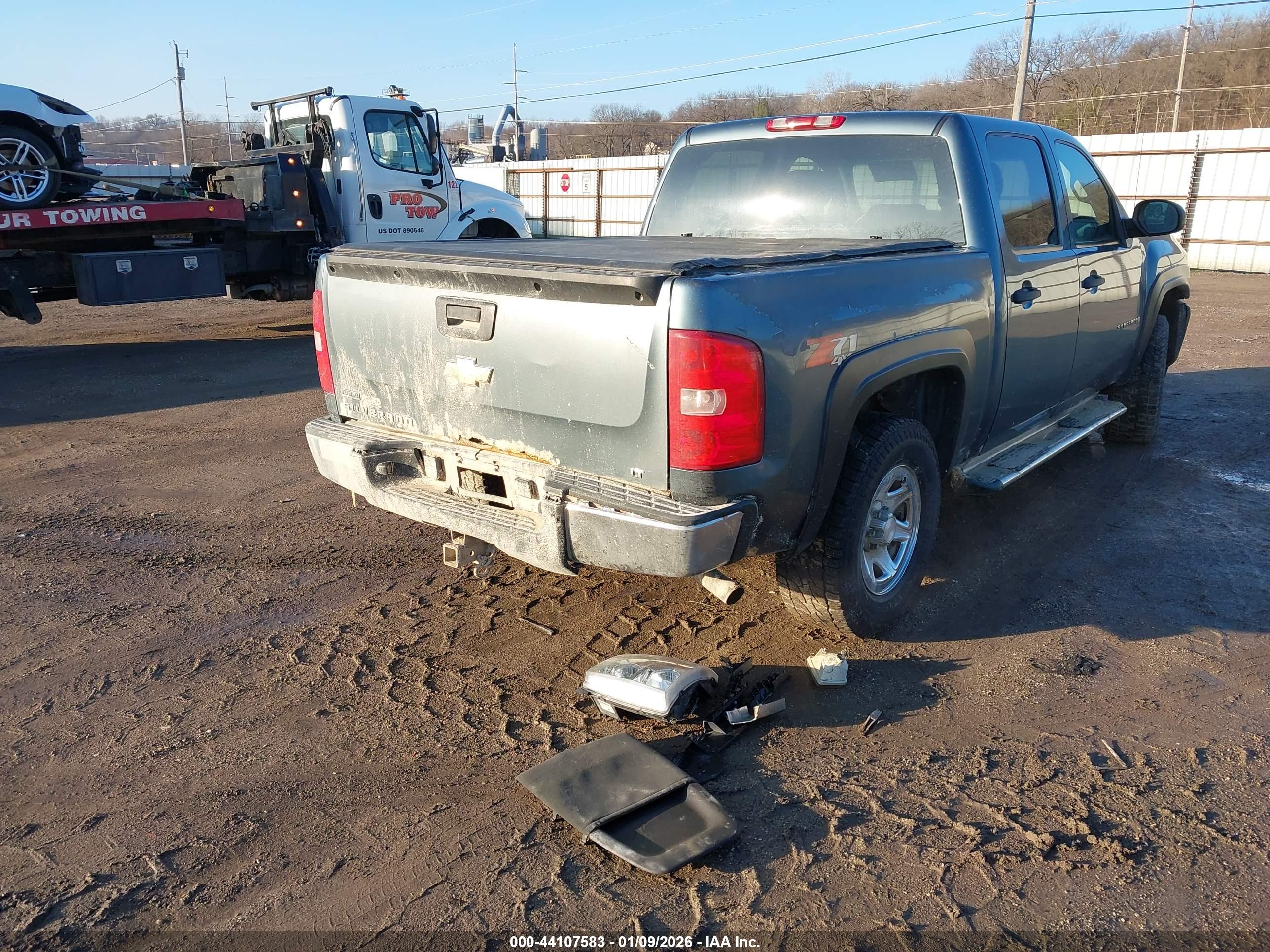 CHEVROLET SILVERADO image 4