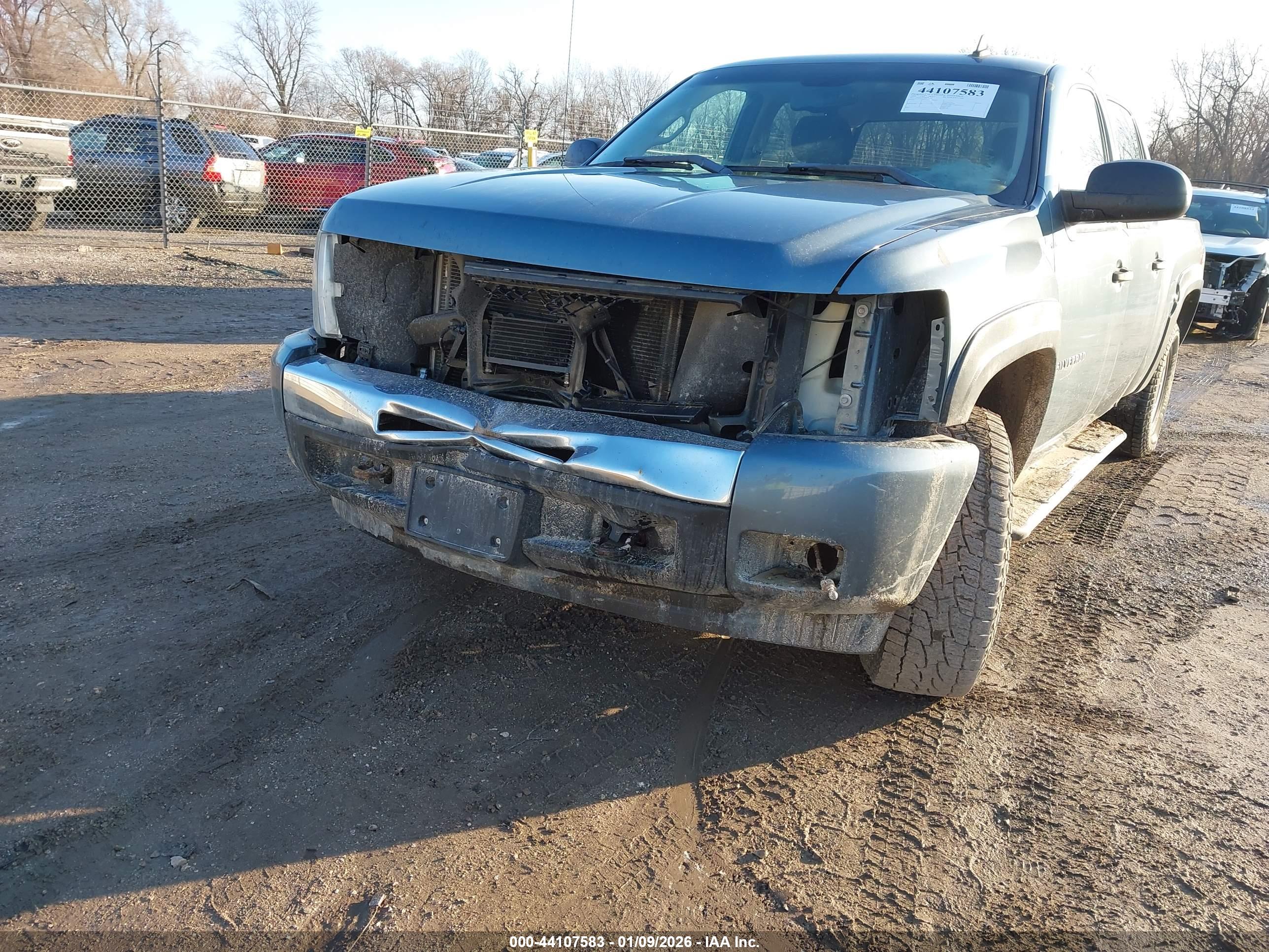 CHEVROLET SILVERADO image 6