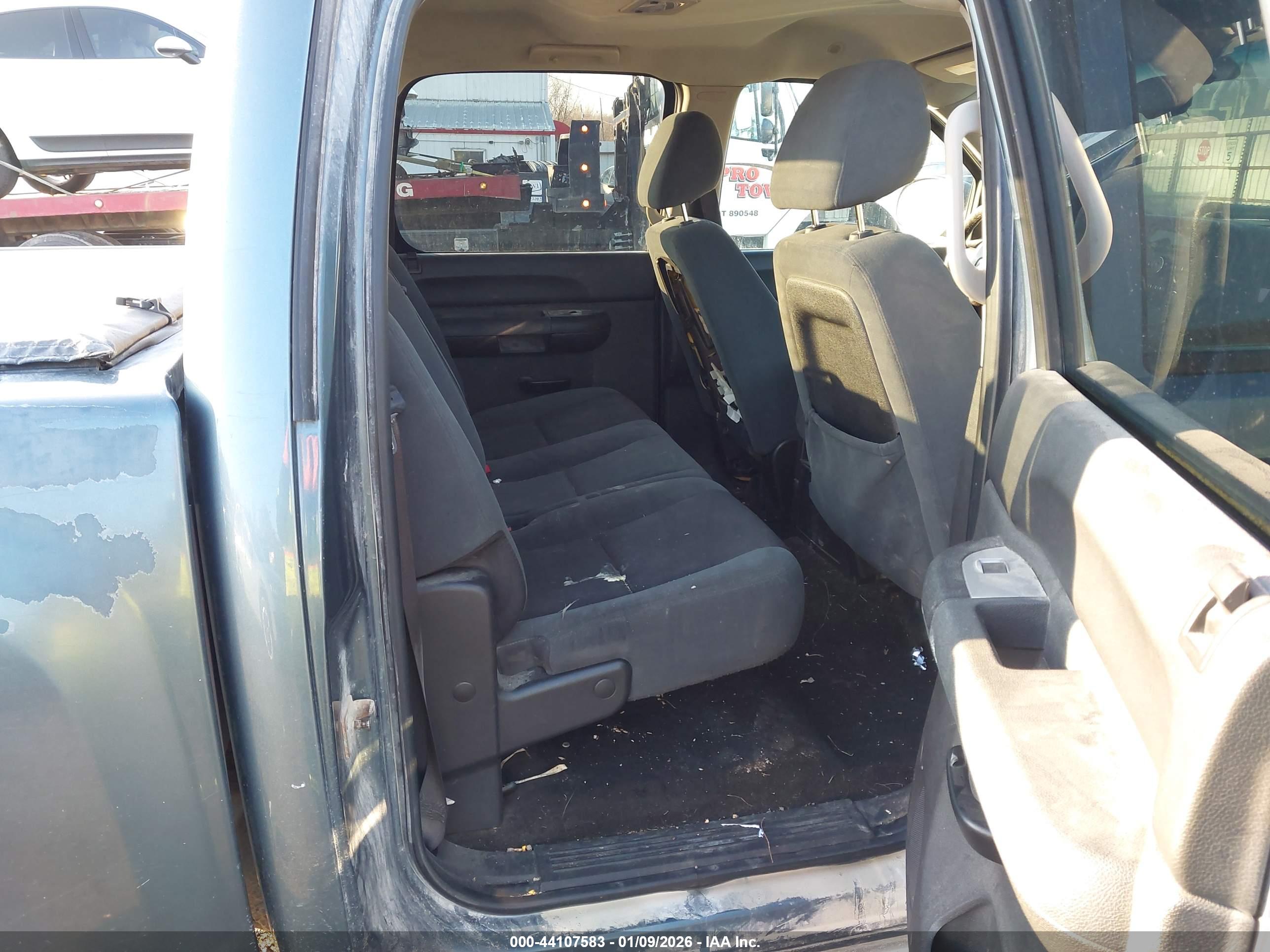 CHEVROLET SILVERADO image 8