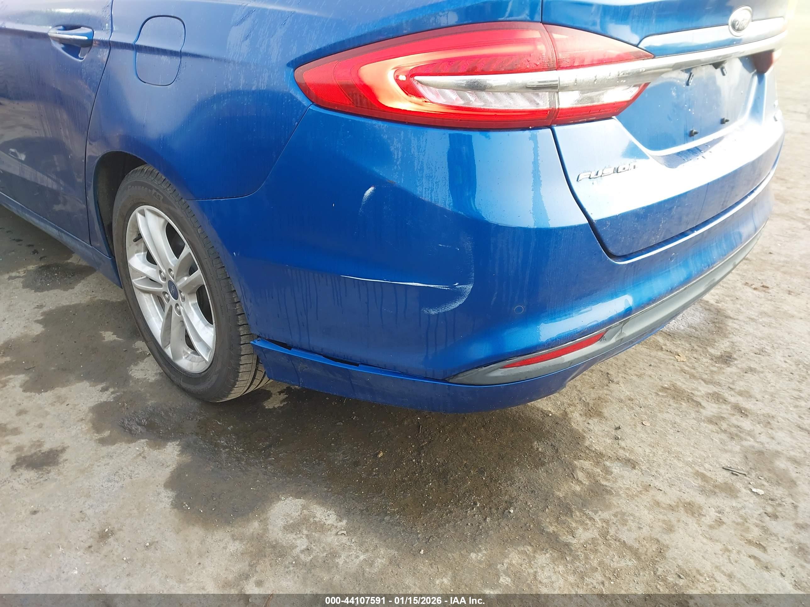FORD FUSION image 6
