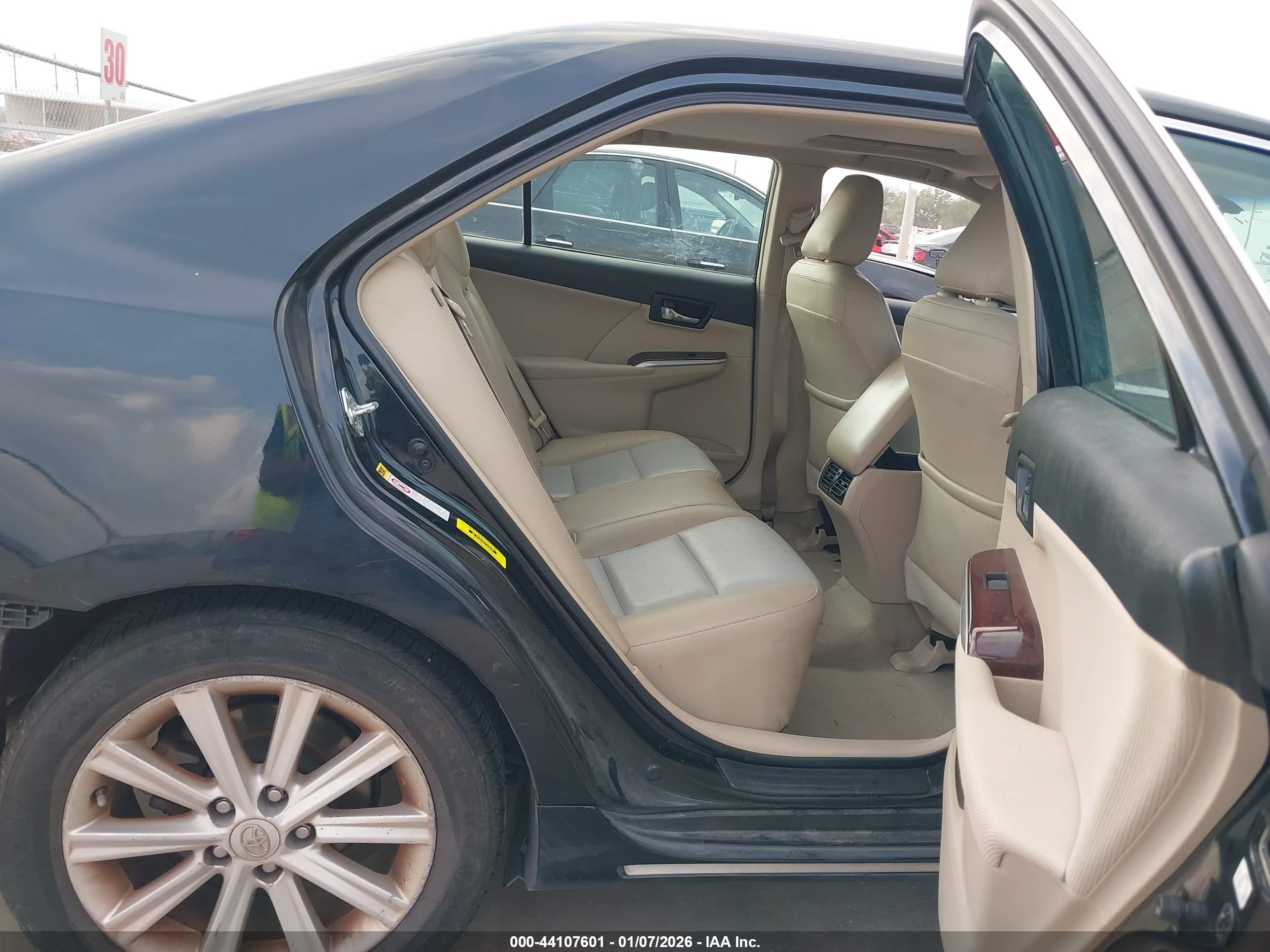 TOYOTA CAMRY image 8