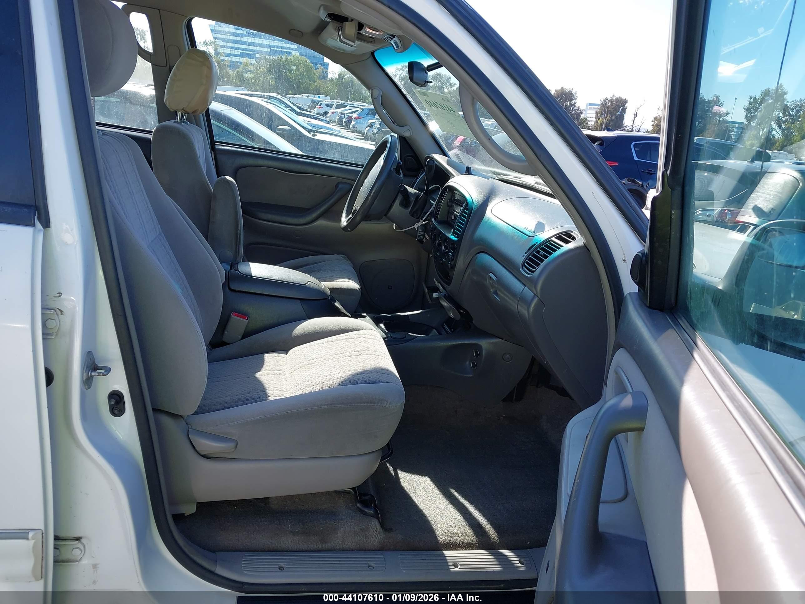 TOYOTA TUNDRA image 5