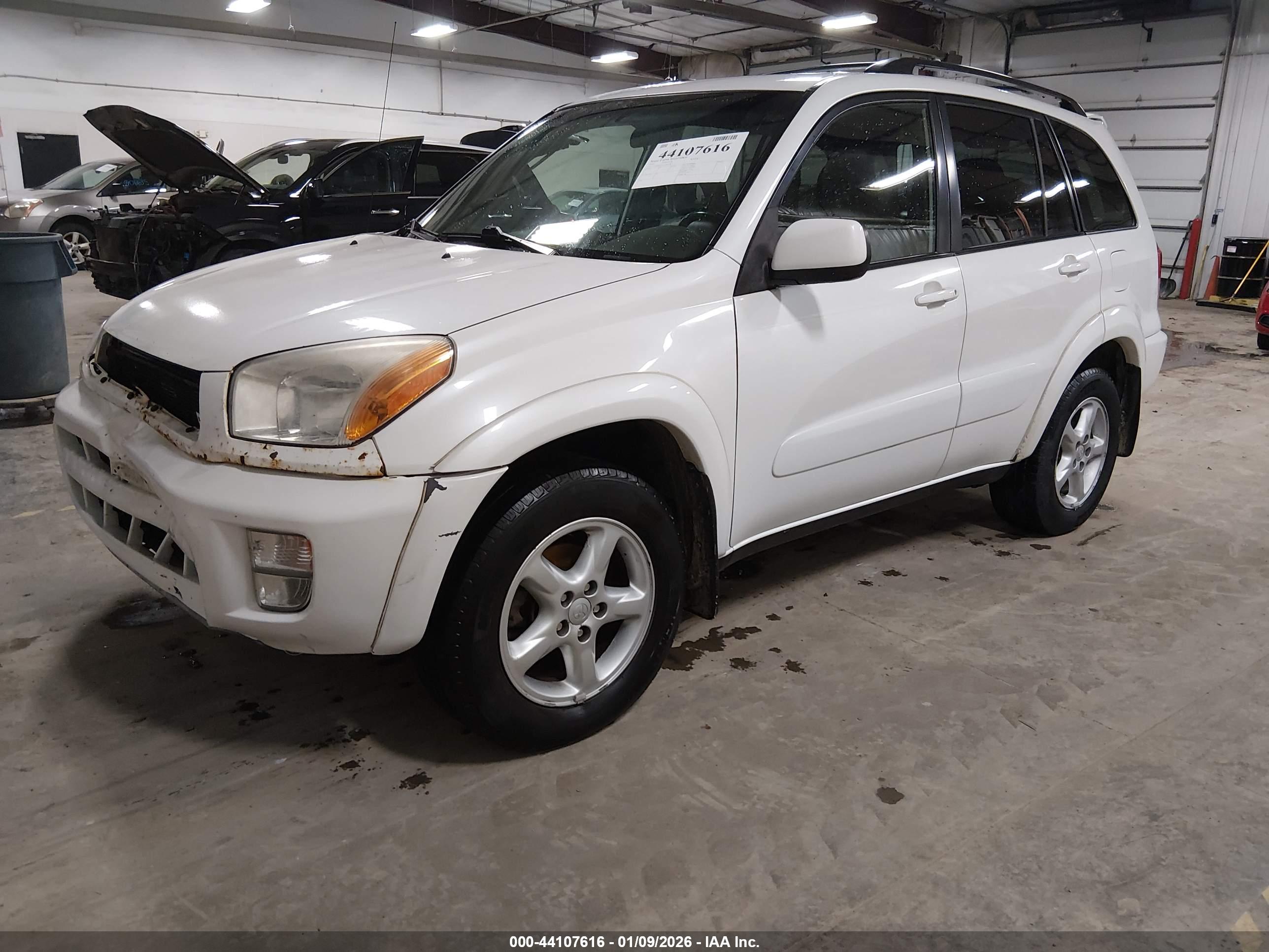 TOYOTA RAV4 image 2