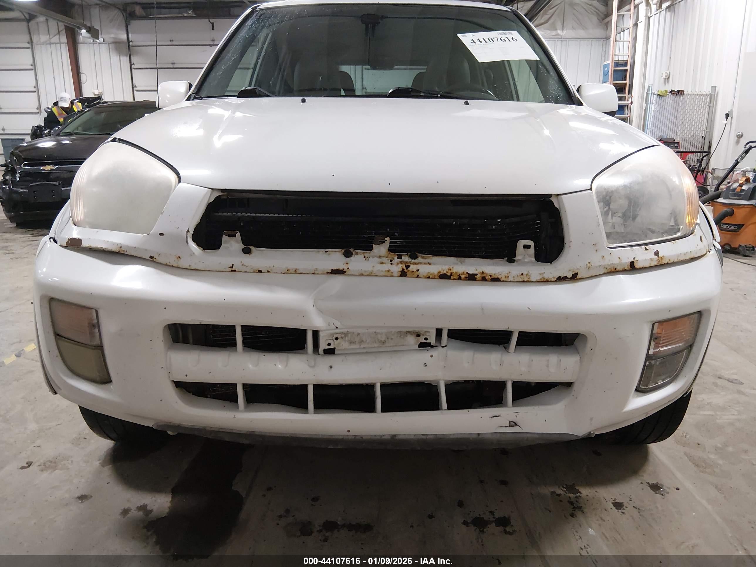 TOYOTA RAV4 image 6