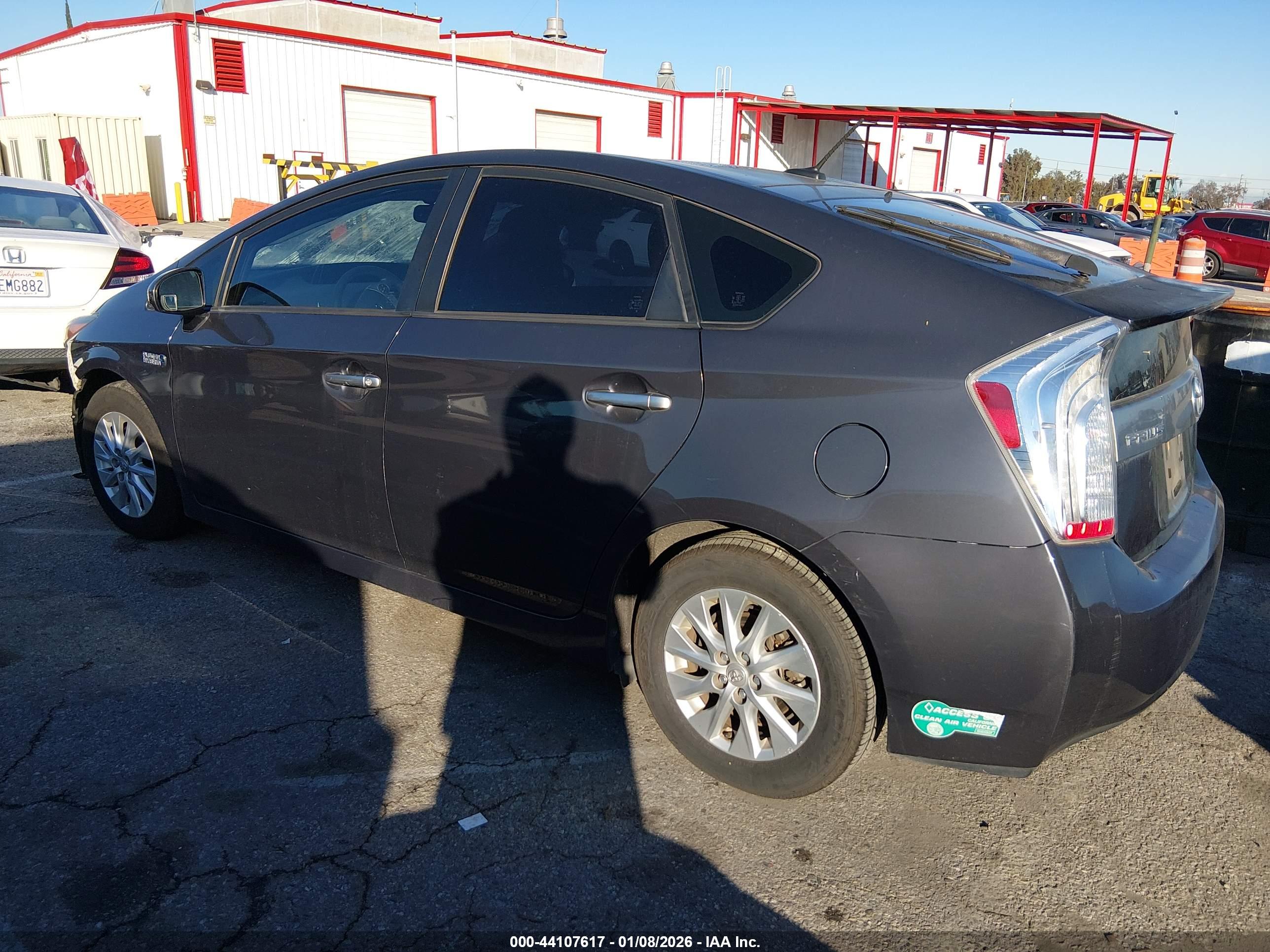 TOYOTA PRIUS image 3
