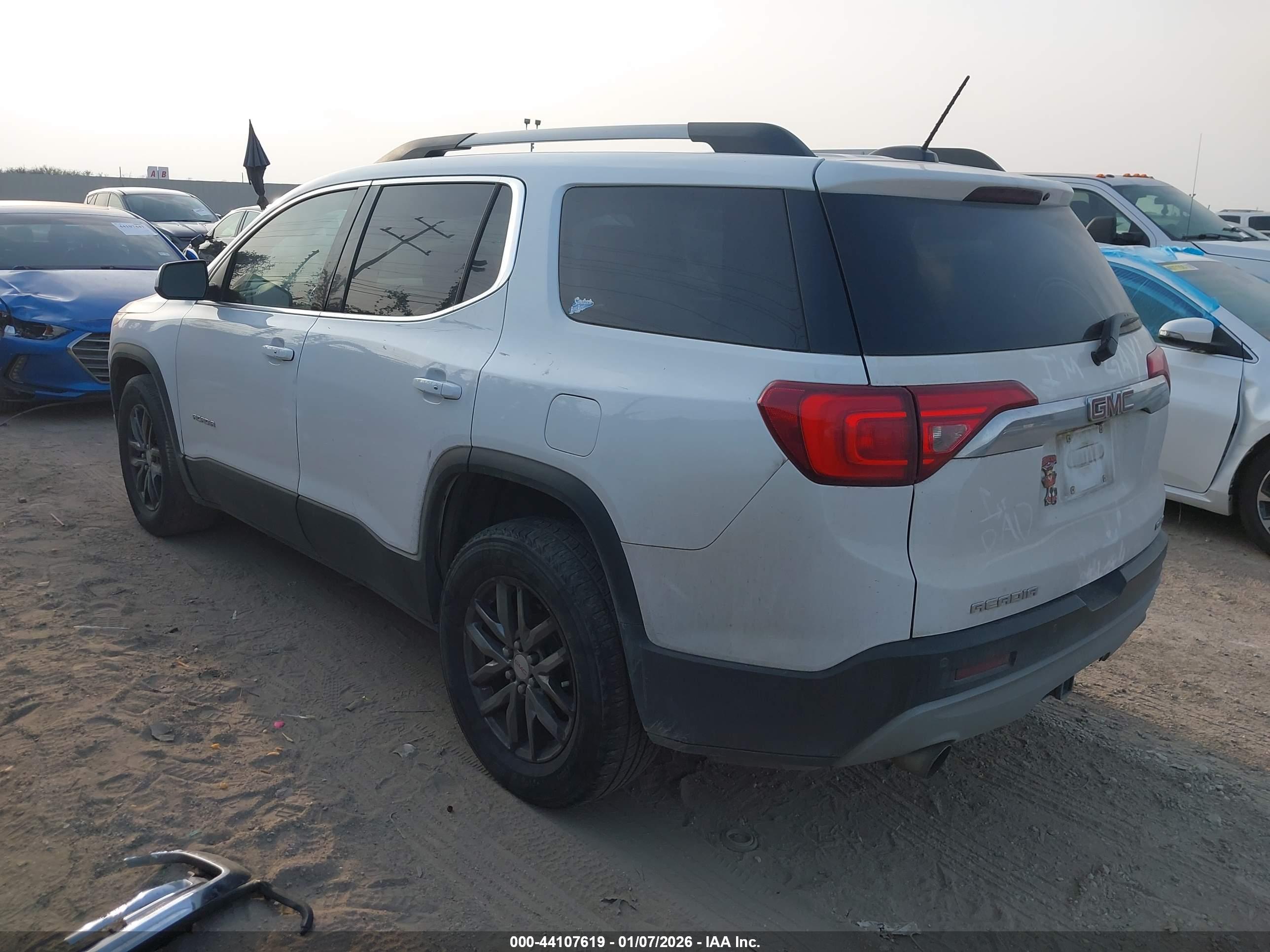 GMC ACADIA image 3