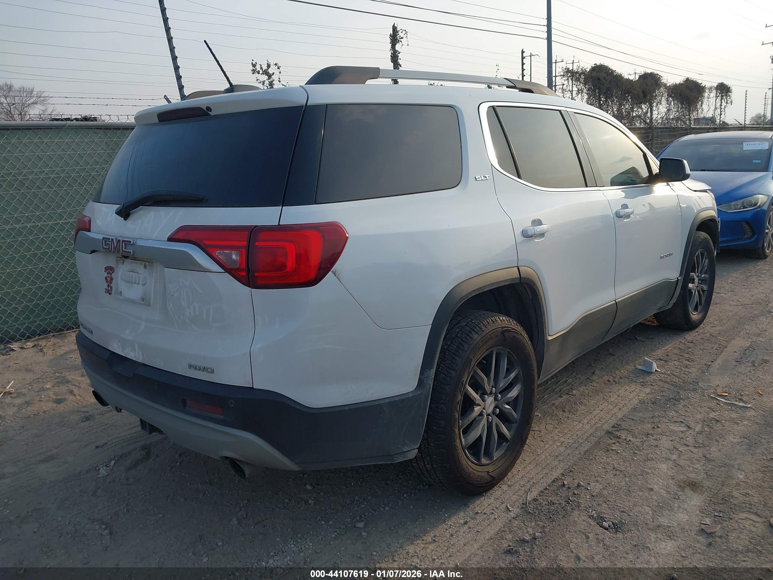 GMC ACADIA image 4