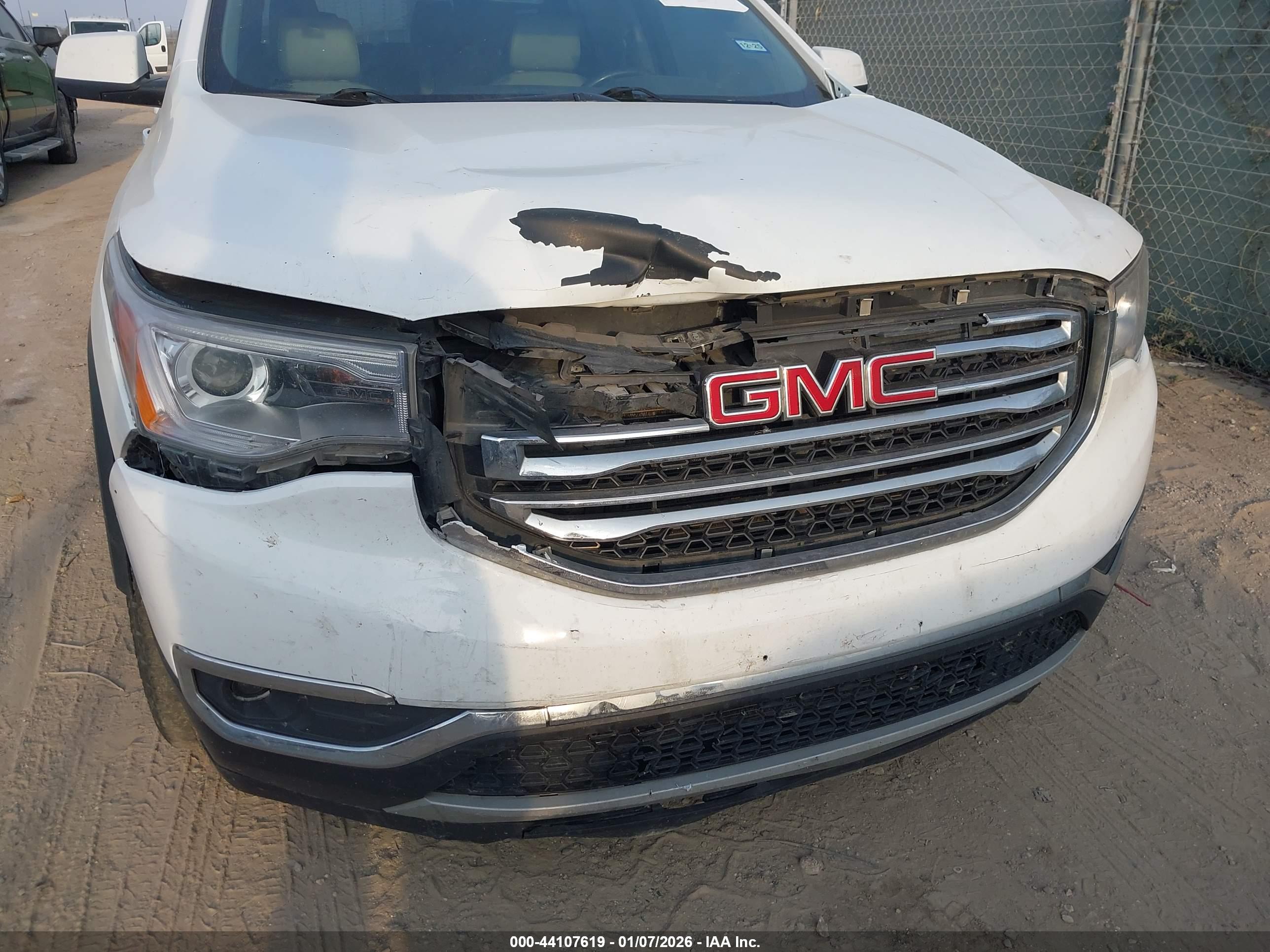 GMC ACADIA image 6