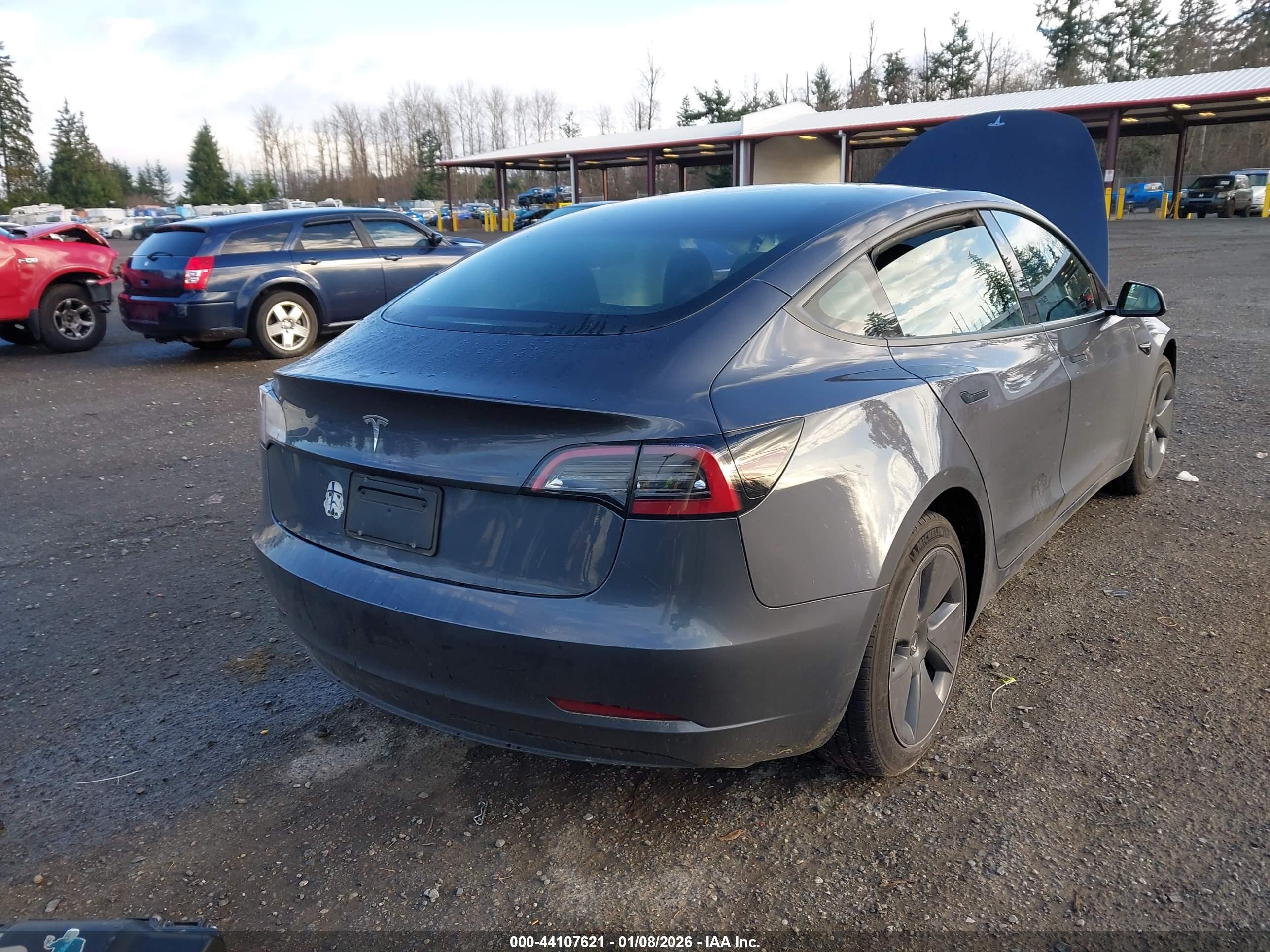 TESLA MODEL image 4