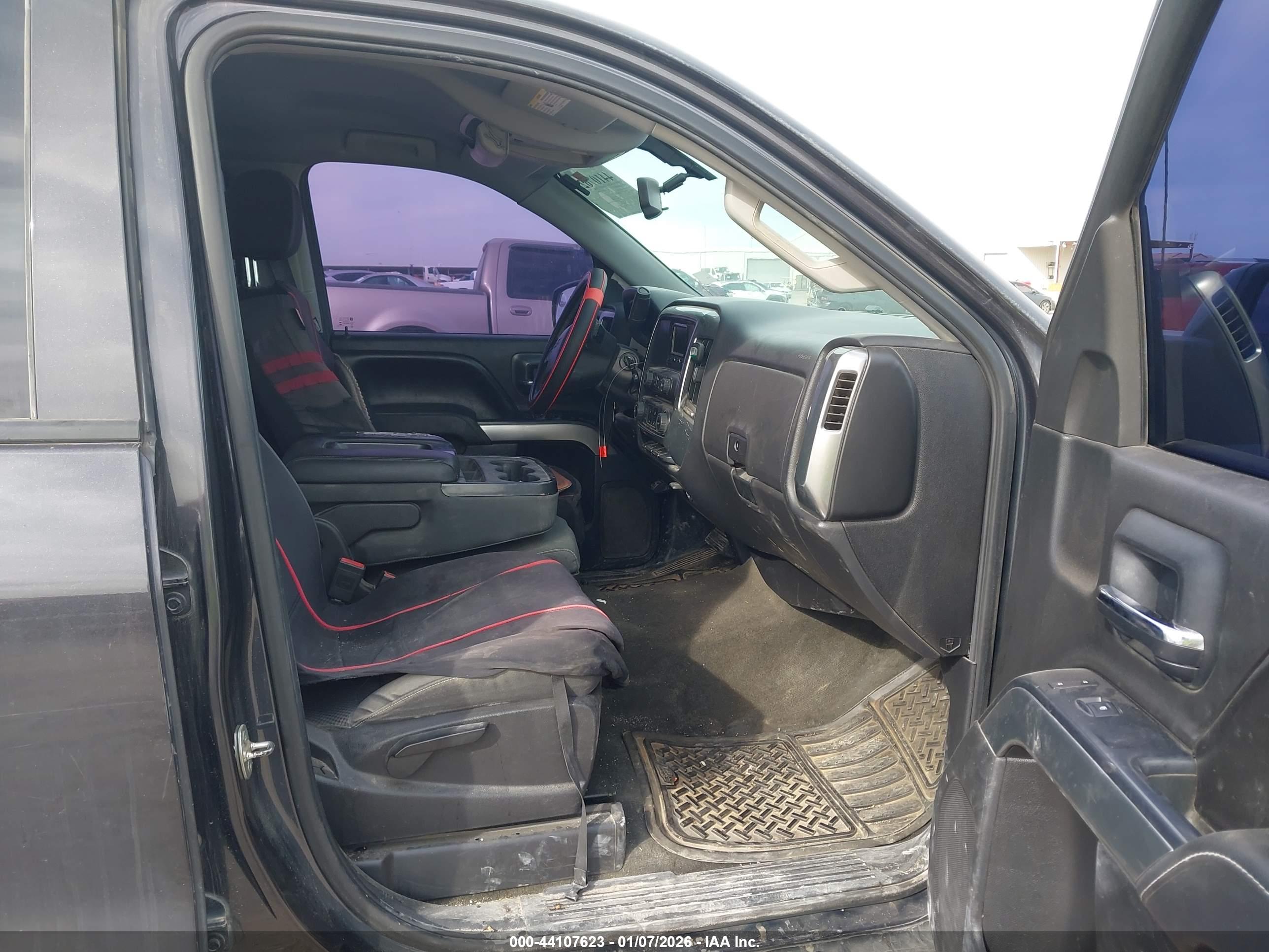 CHEVROLET SILVERADO image 5