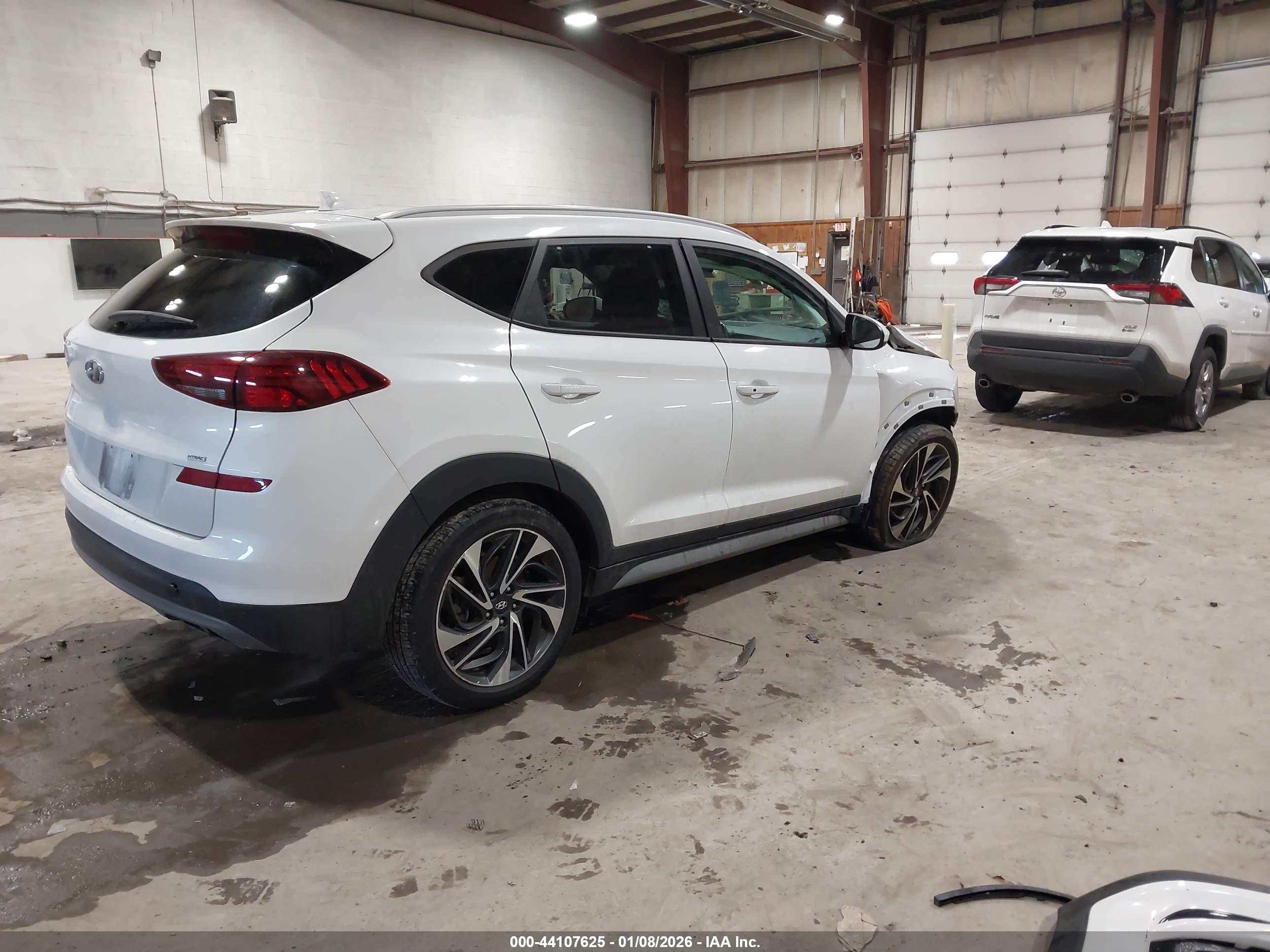 HYUNDAI TUCSON image 4