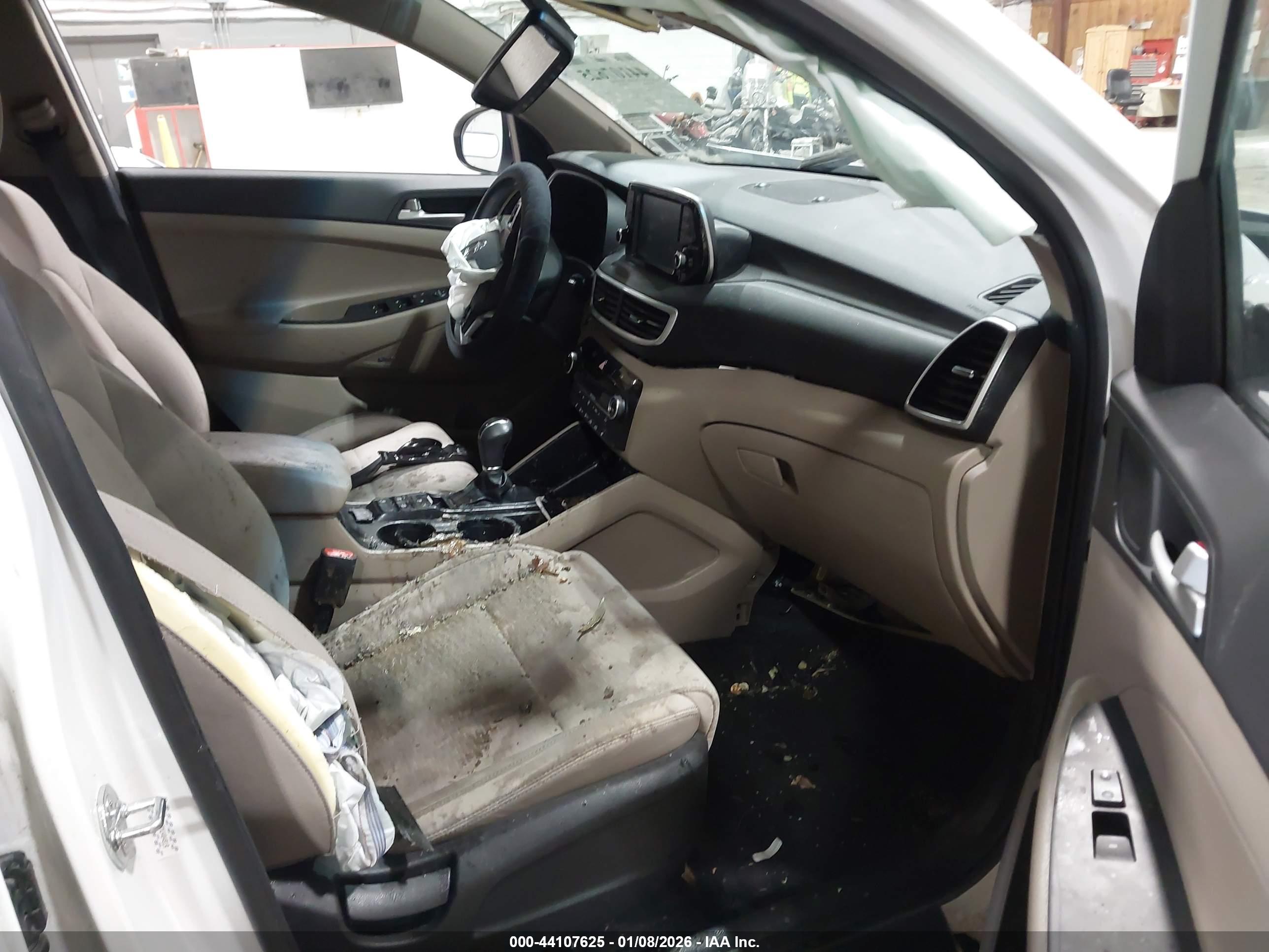 HYUNDAI TUCSON image 5