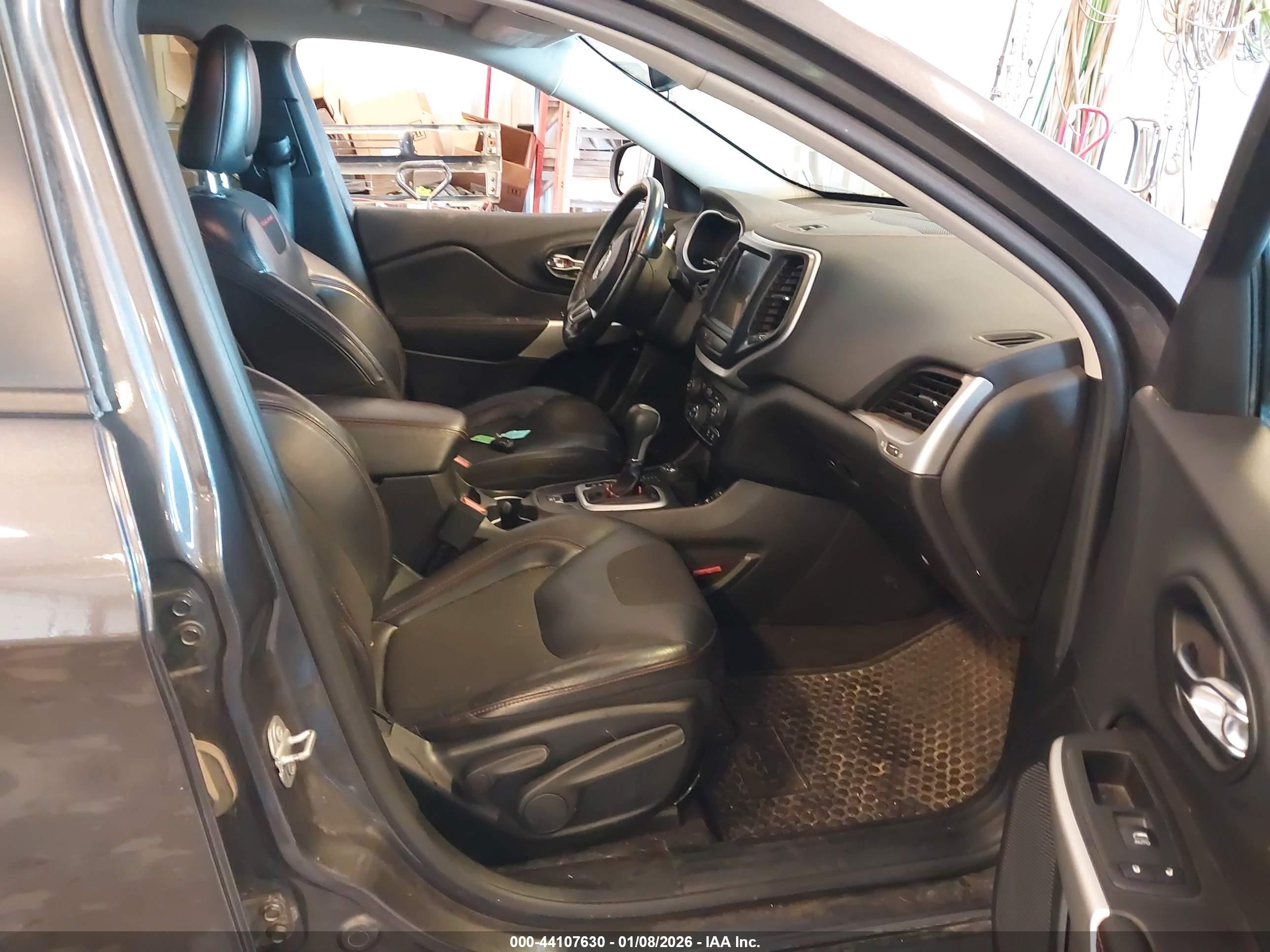 JEEP CHEROKEE image 5