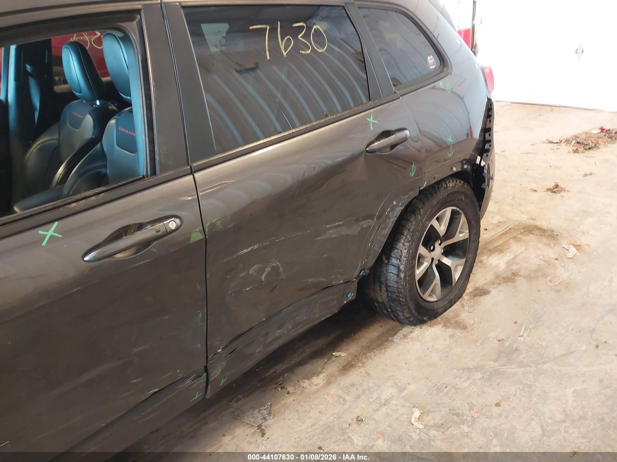 JEEP CHEROKEE image 6