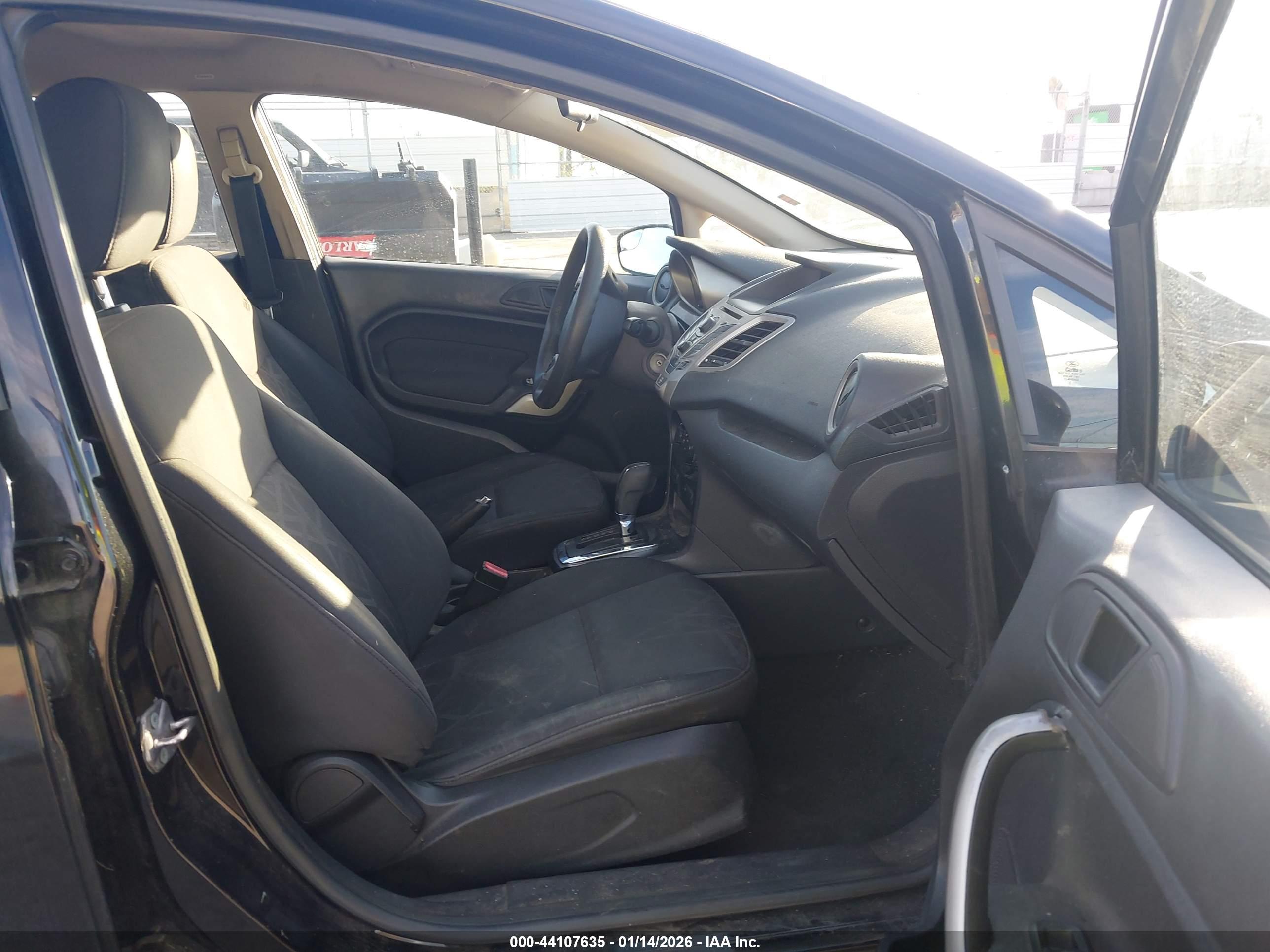 FORD FIESTA image 5
