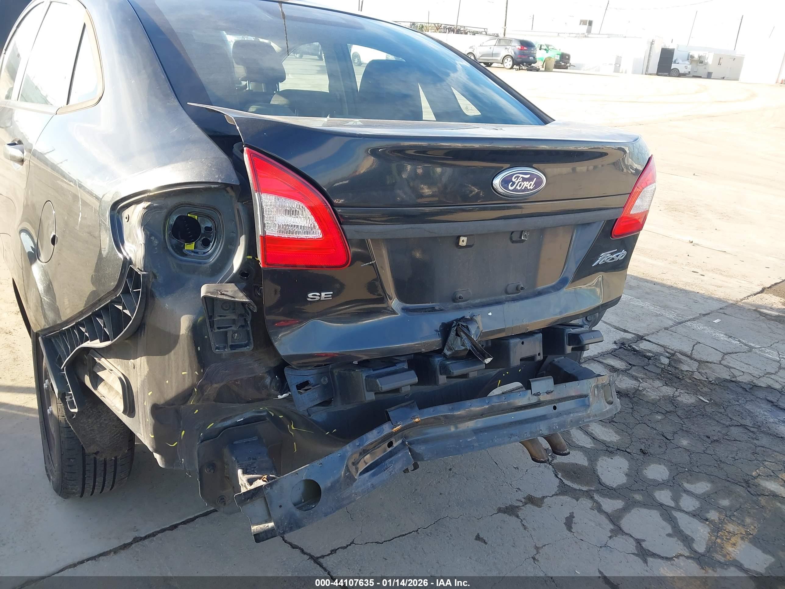FORD FIESTA image 6