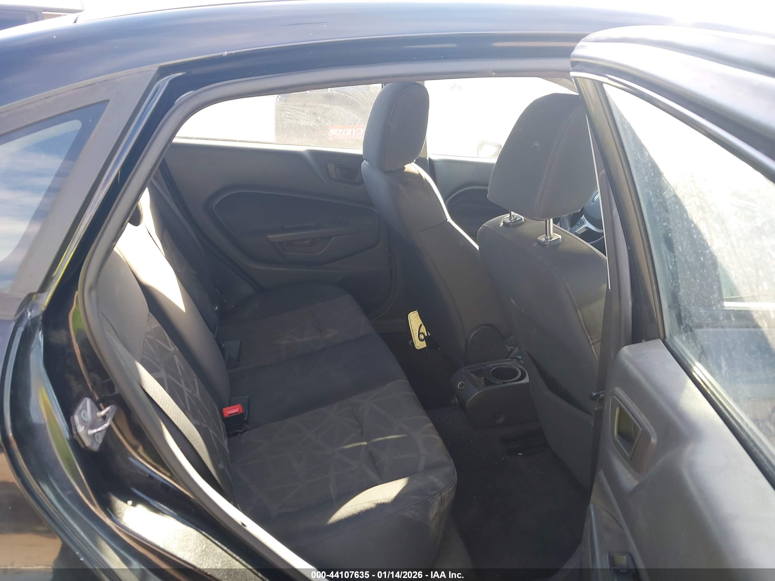 FORD FIESTA image 8