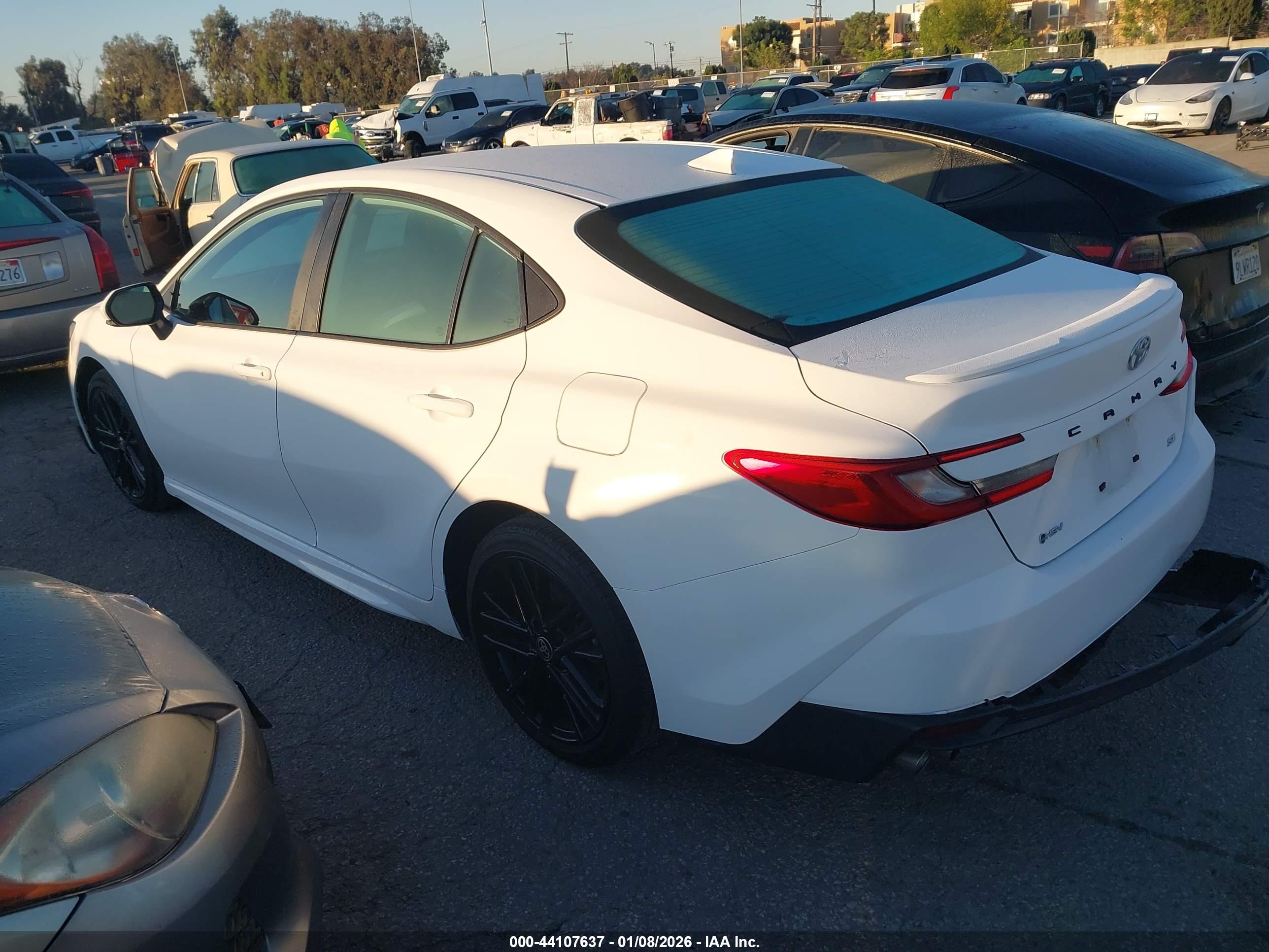 TOYOTA CAMRY image 3