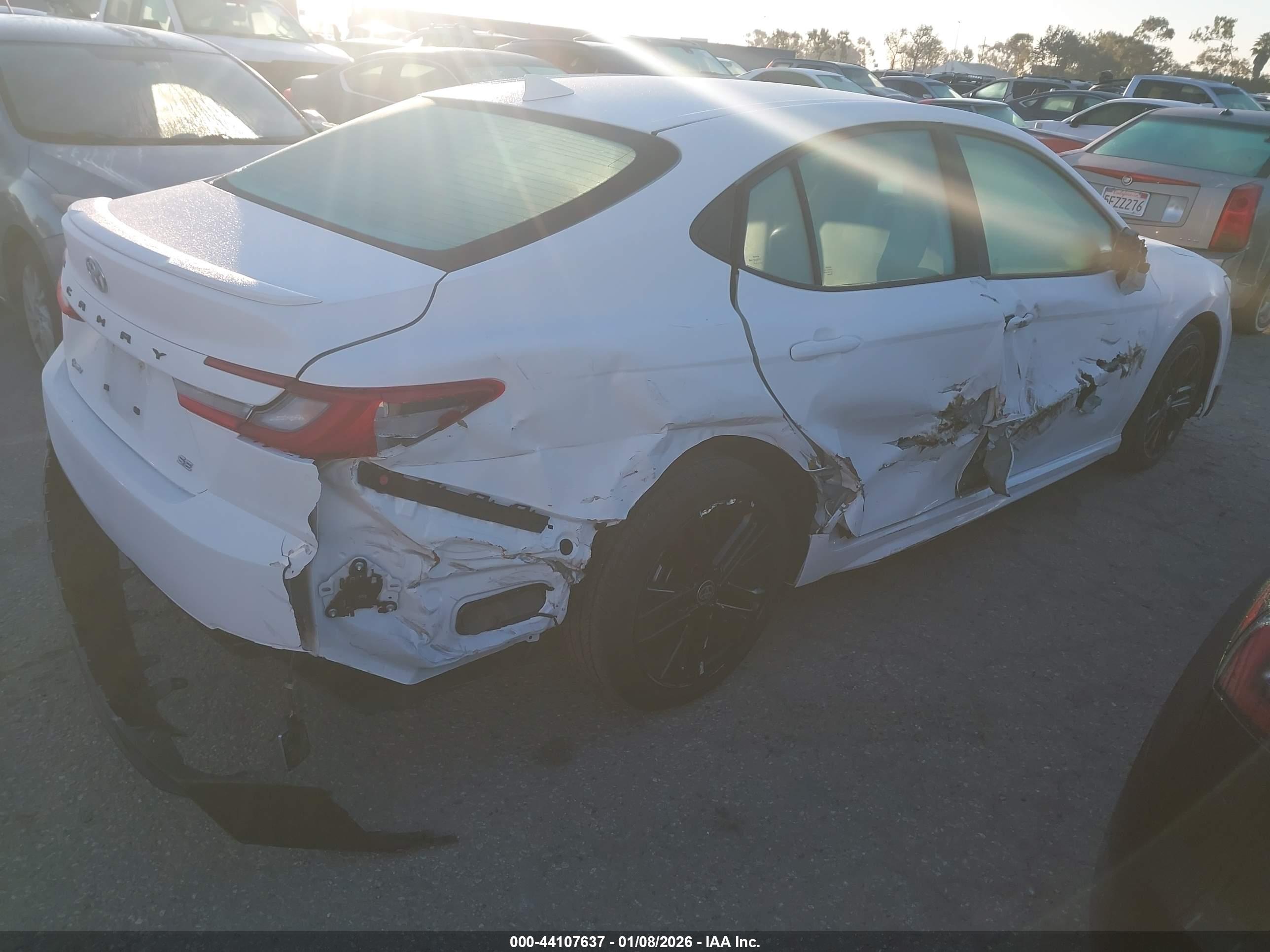 TOYOTA CAMRY image 4