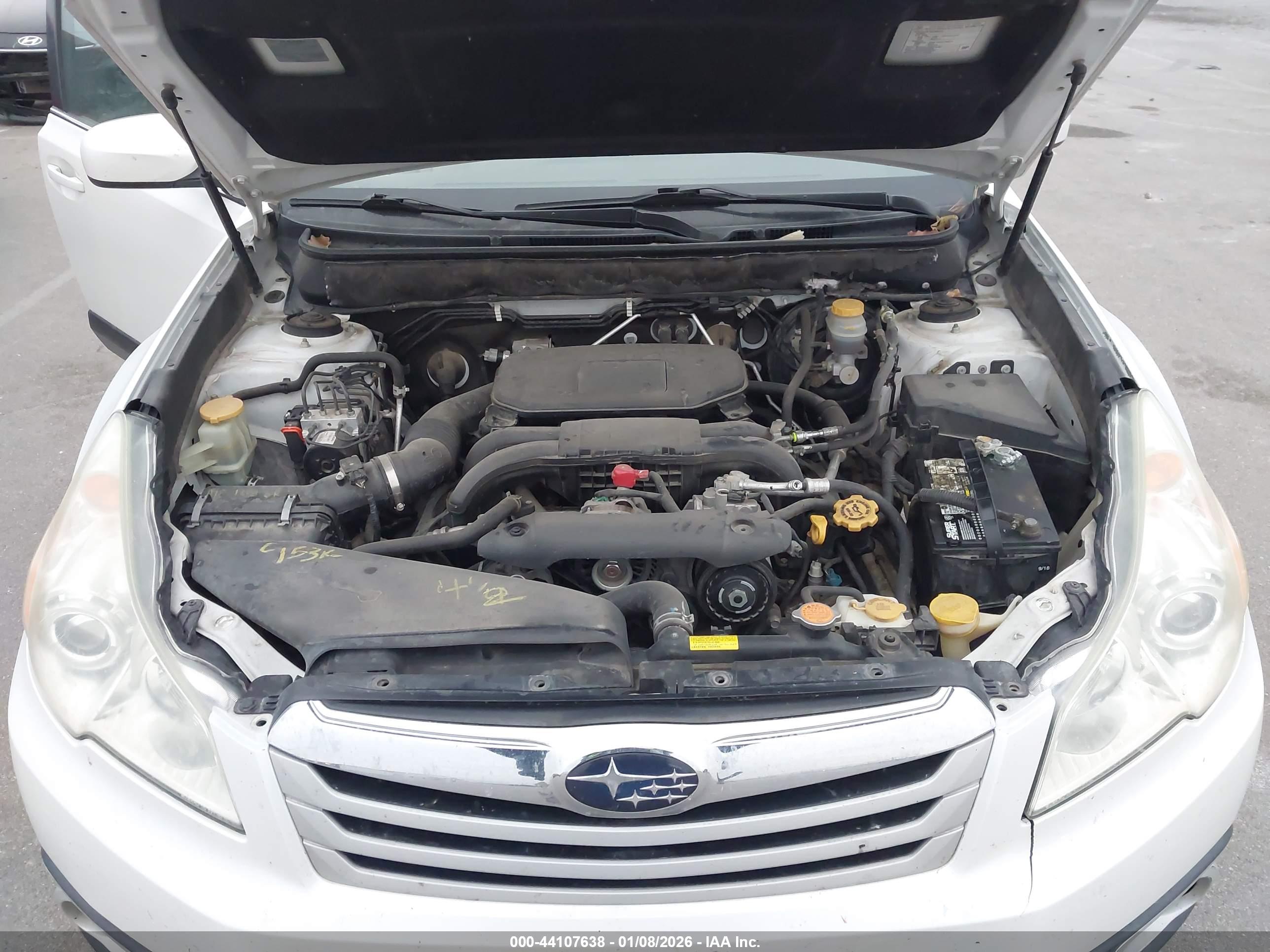 SUBARU OUTBACK image 10