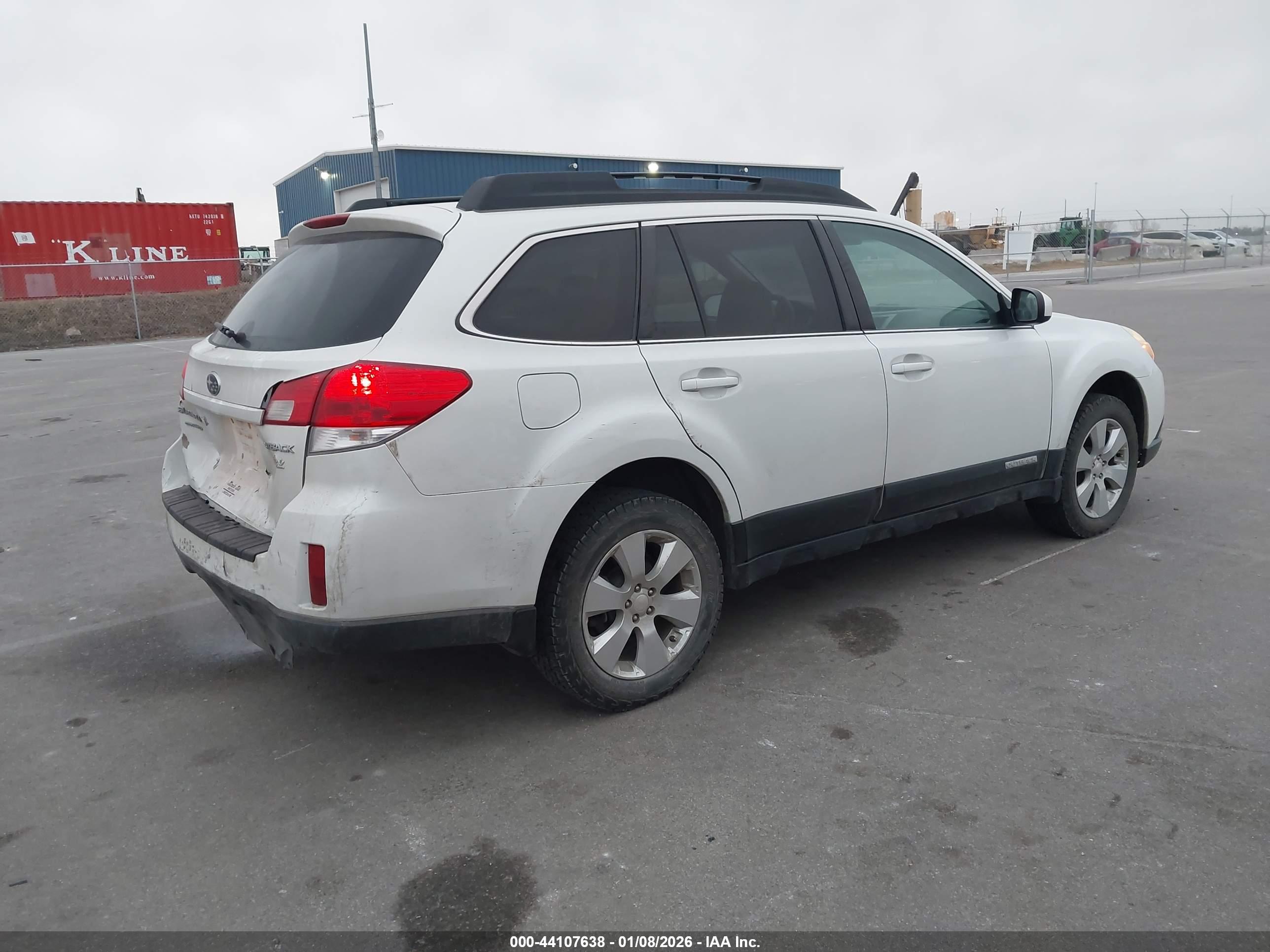 SUBARU OUTBACK image 4