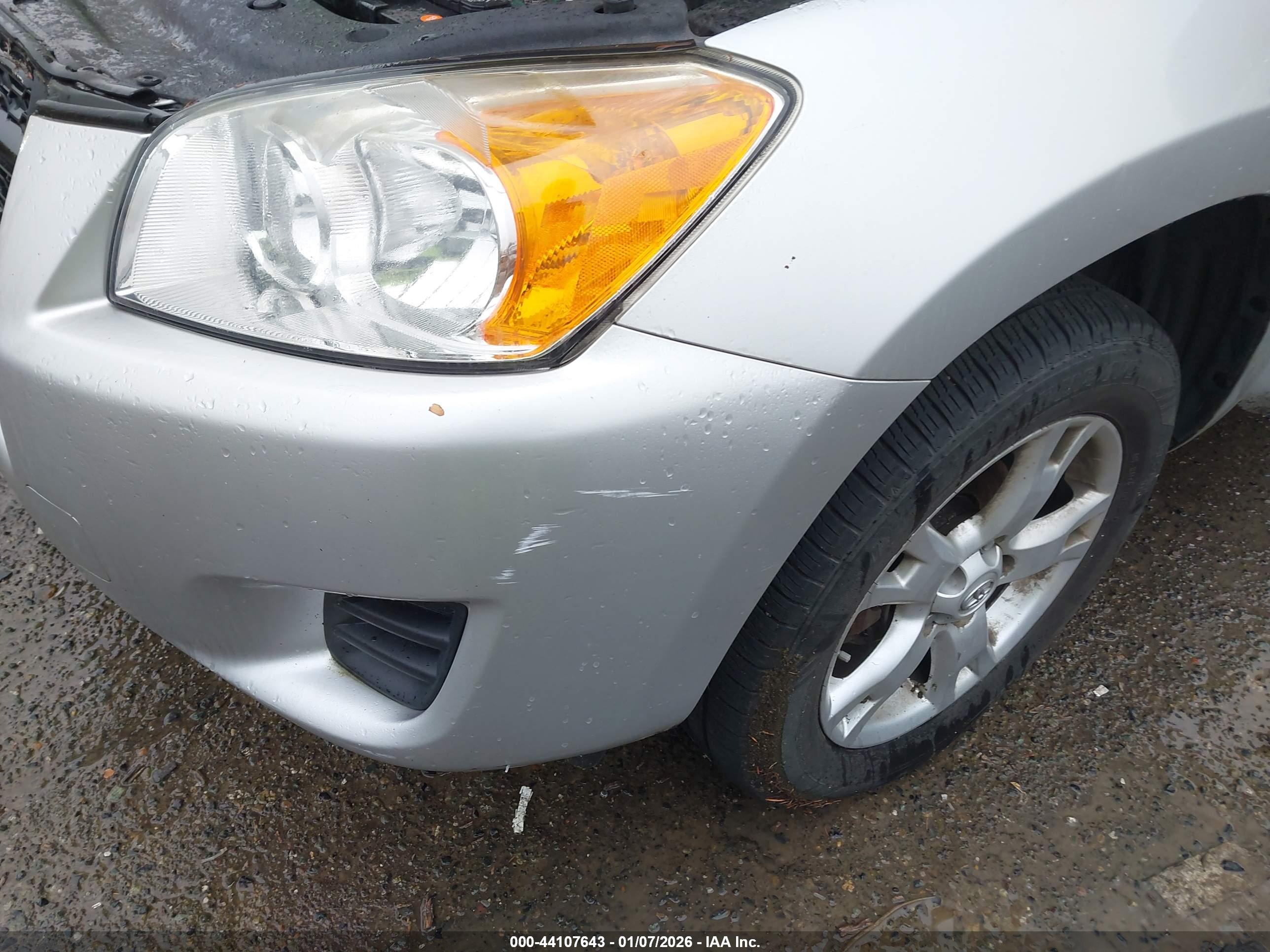 TOYOTA RAV4 image 6