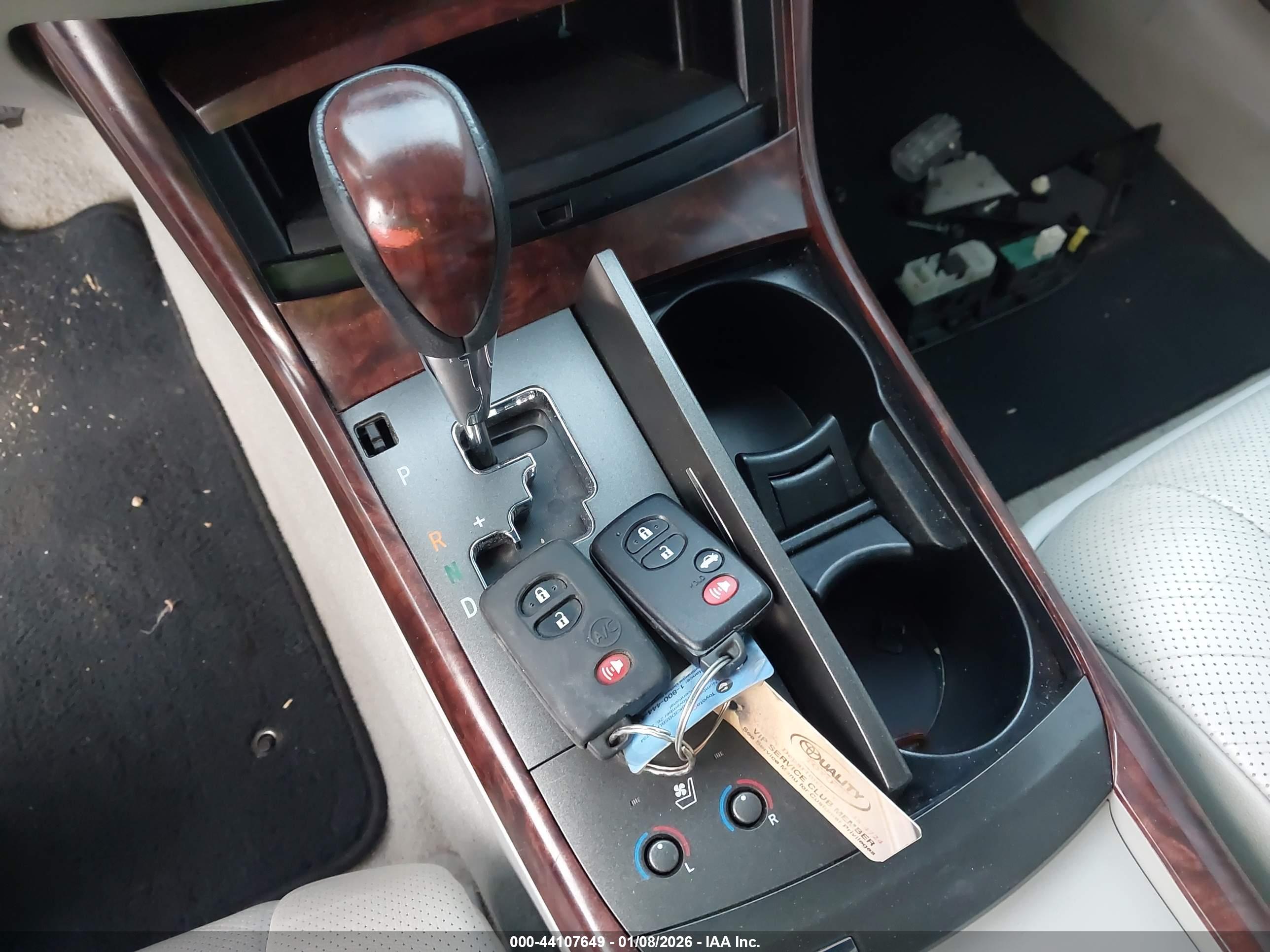 TOYOTA AVALON image 11