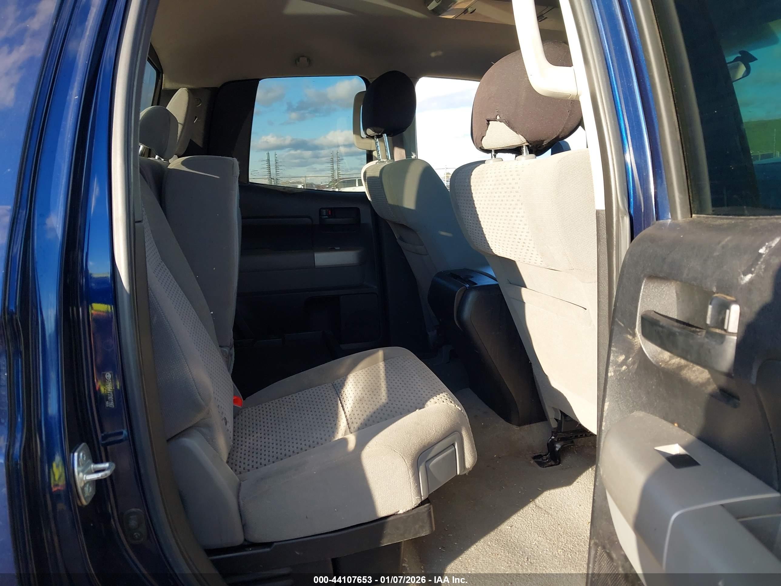 TOYOTA TUNDRA image 8