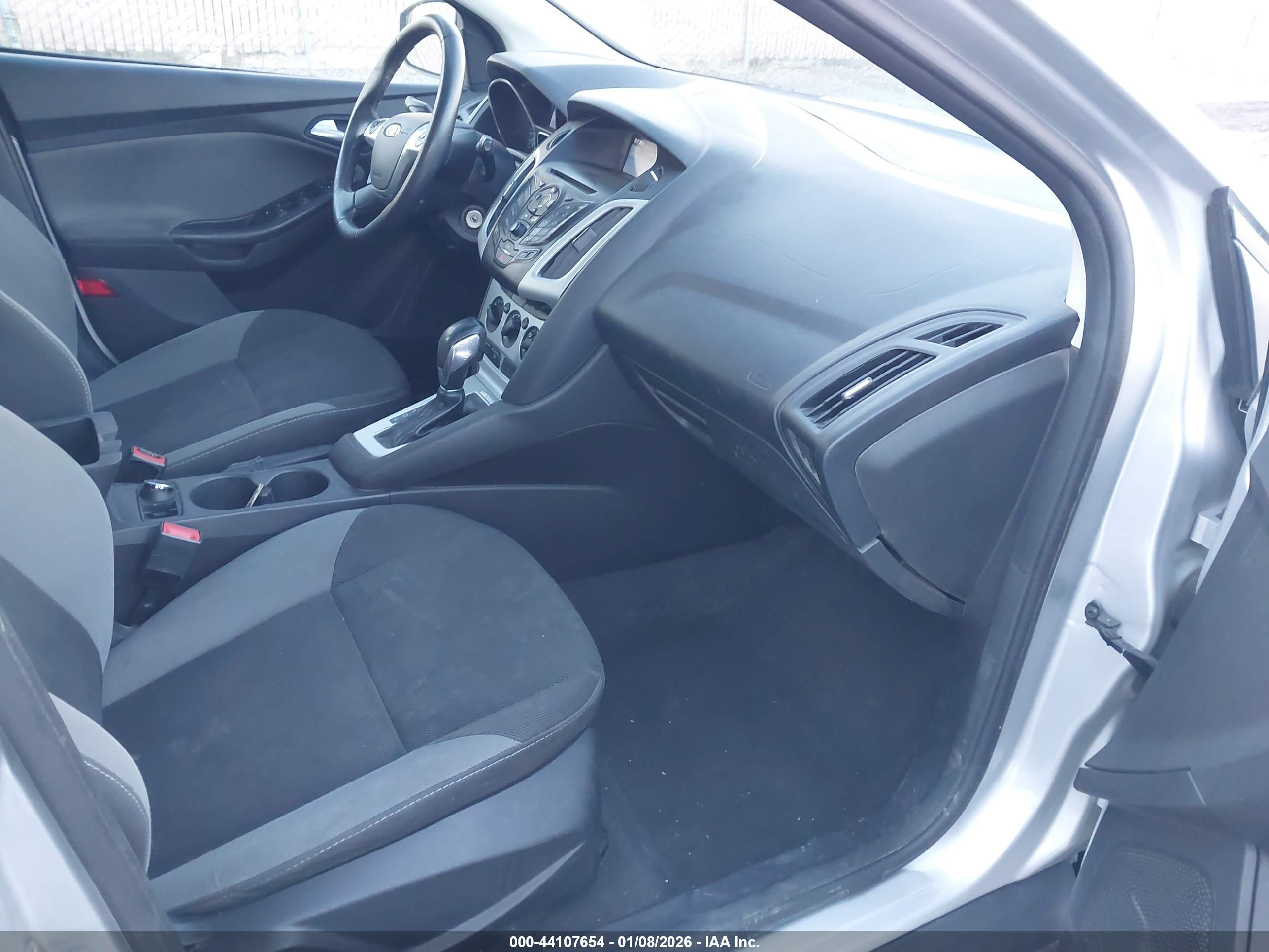 FORD FOCUS image 5