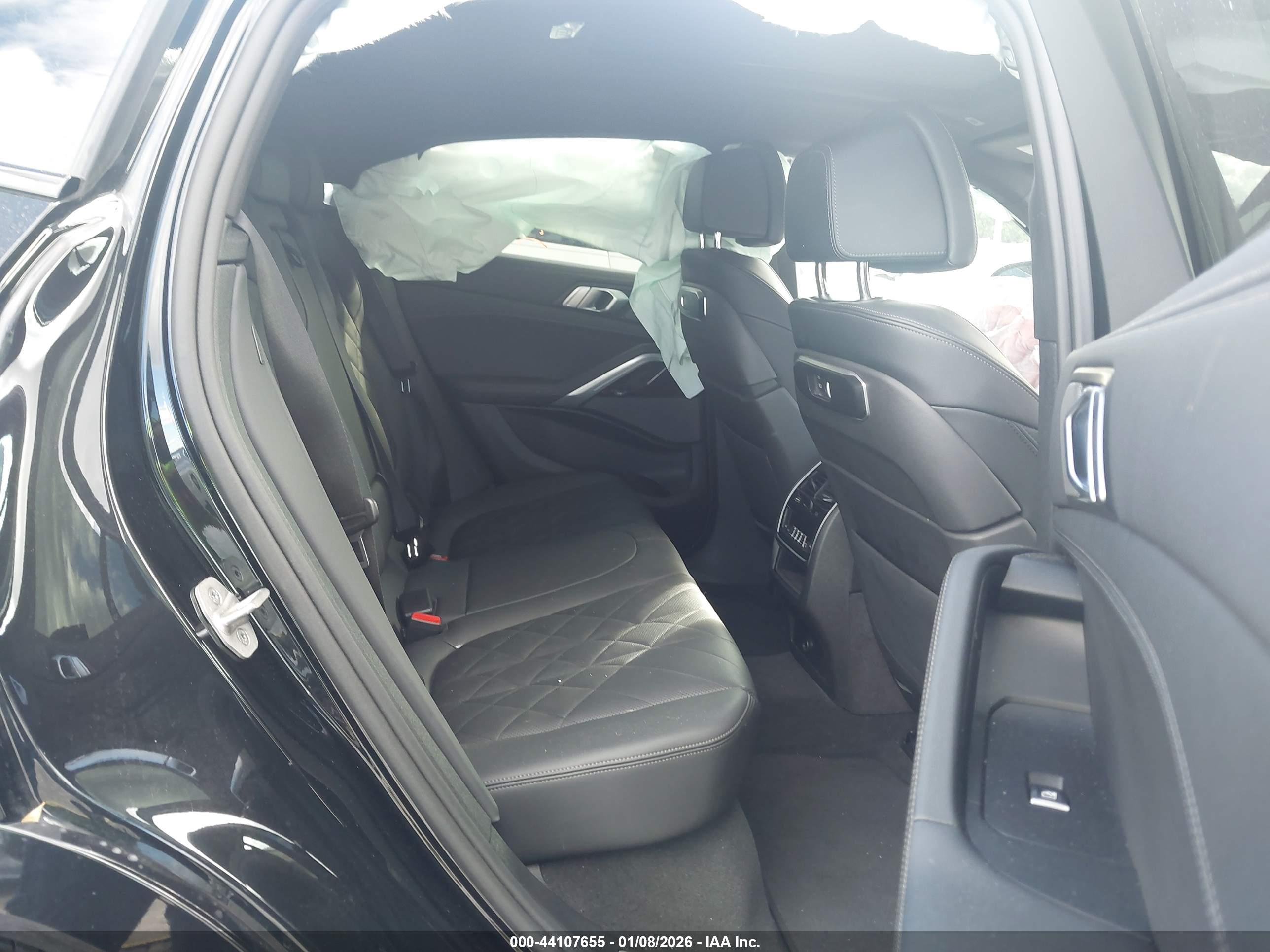BMW X6 image 8