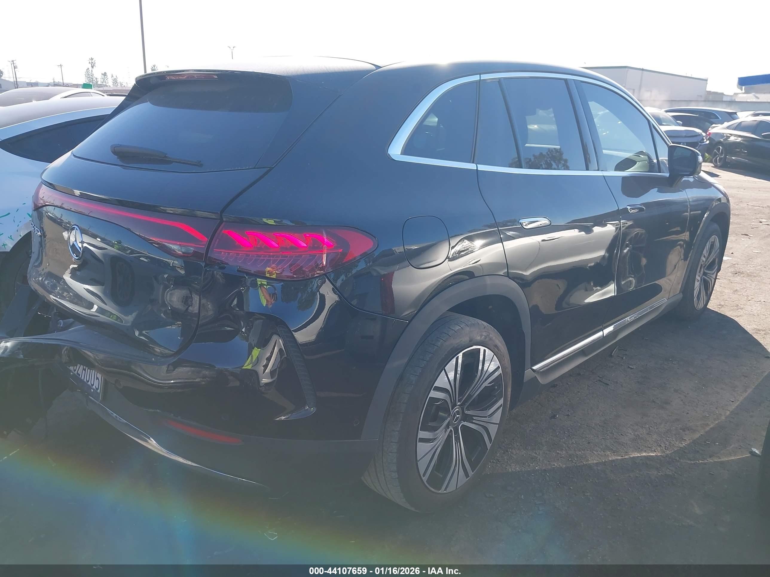 MERCEDES-BENZ EQE image 4