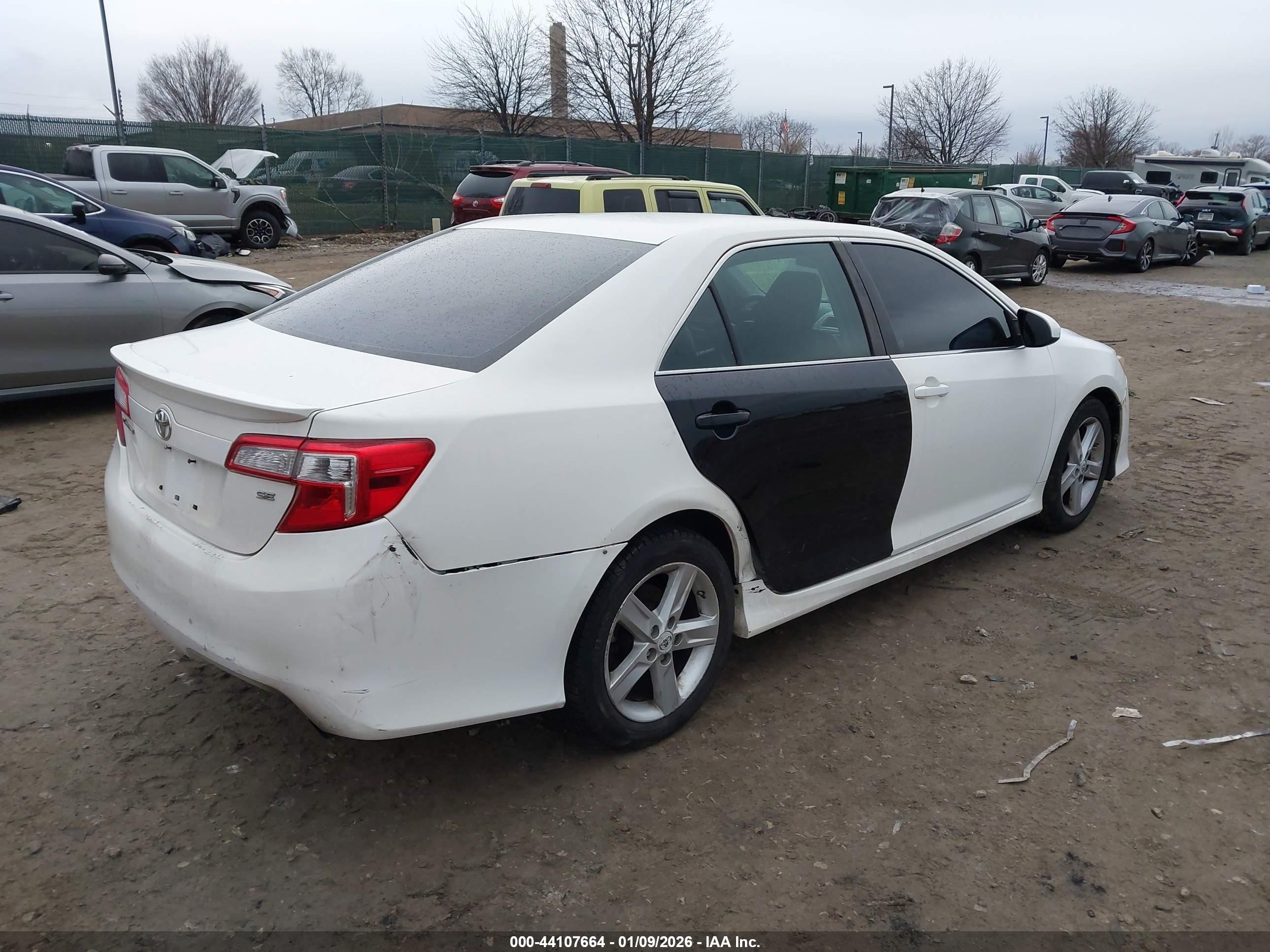 TOYOTA CAMRY image 4