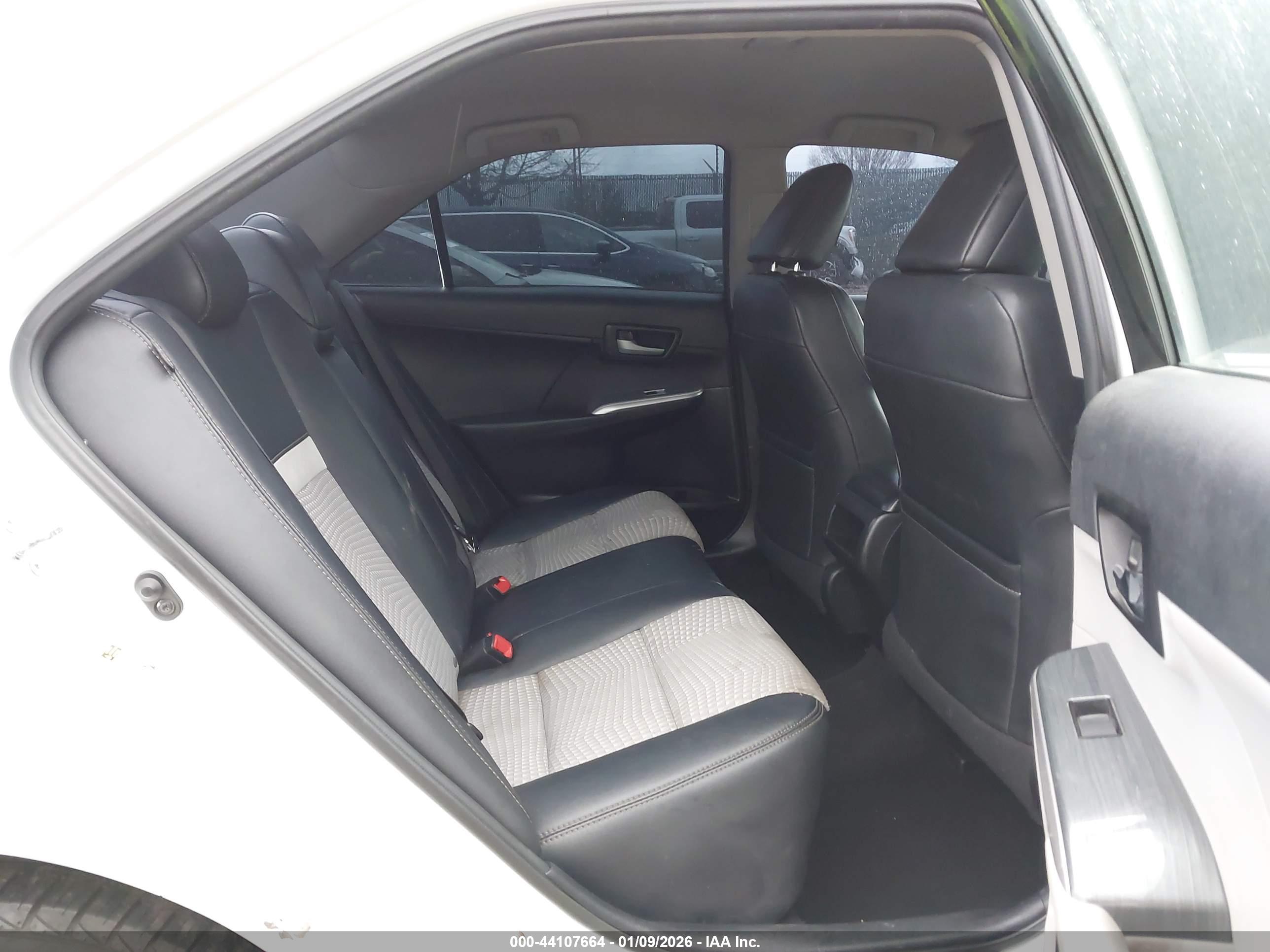 TOYOTA CAMRY image 8