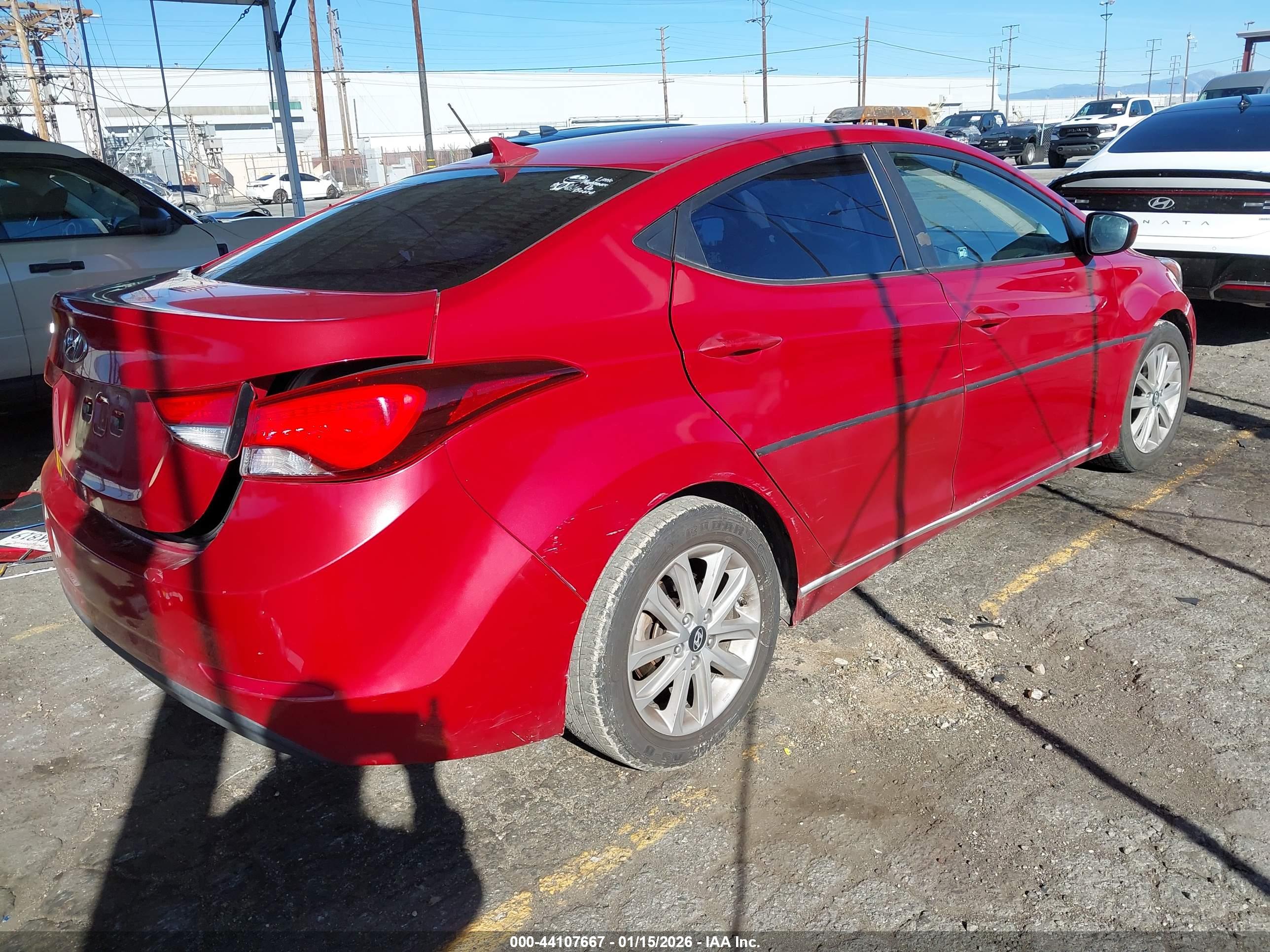 HYUNDAI ELANTRA image 4