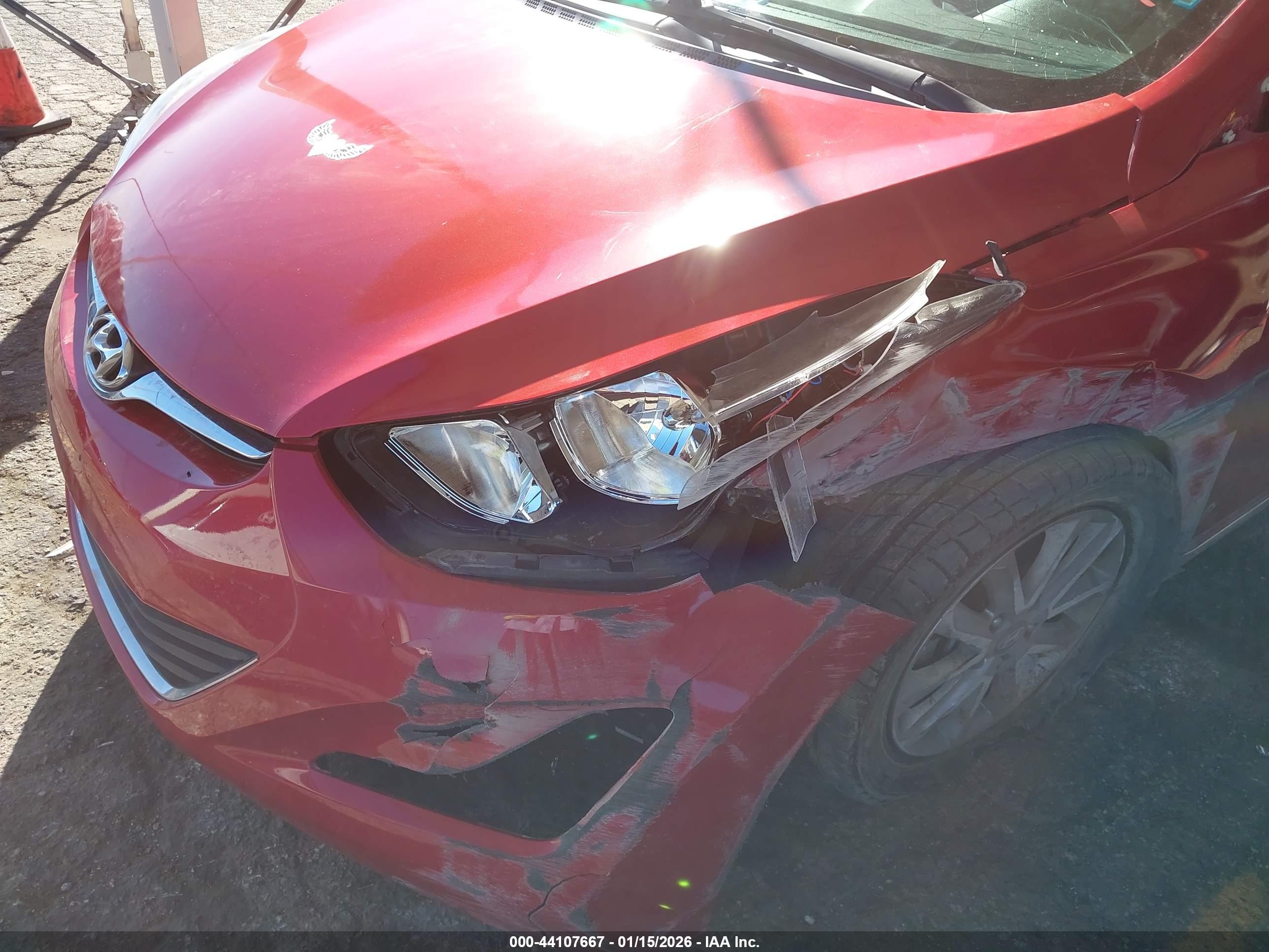 HYUNDAI ELANTRA image 6