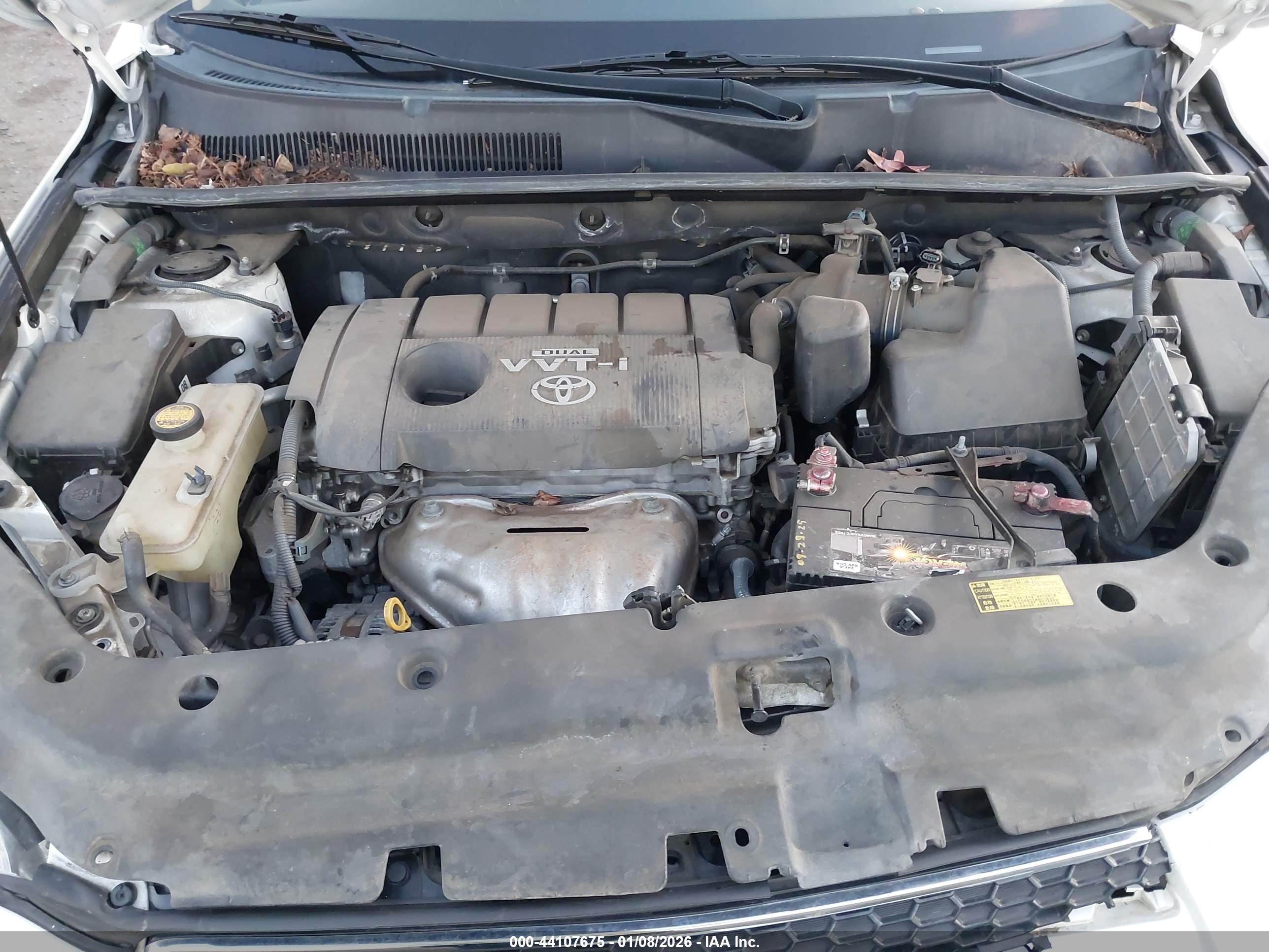 TOYOTA RAV4 image 10