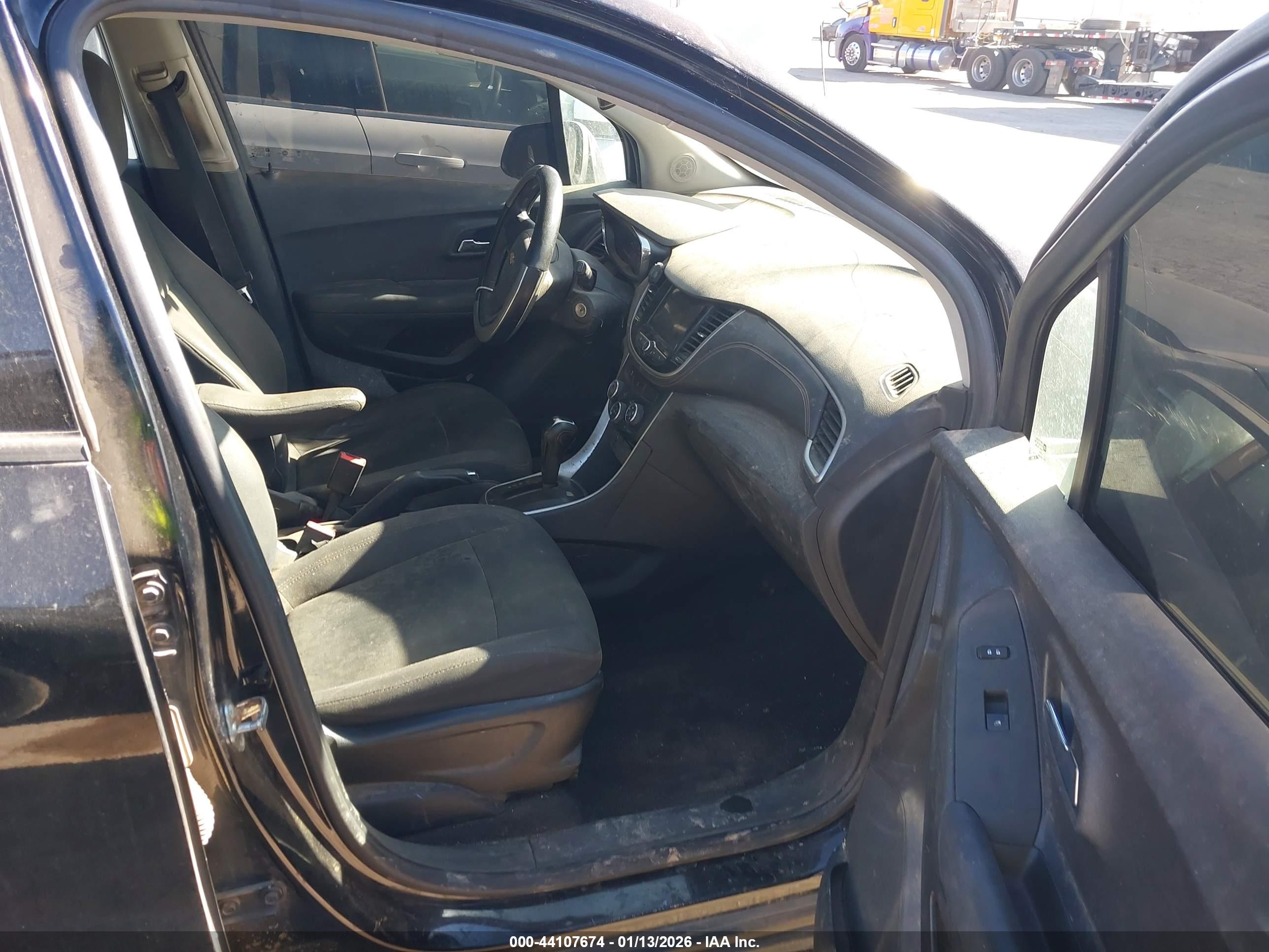CHEVROLET TRAX image 5